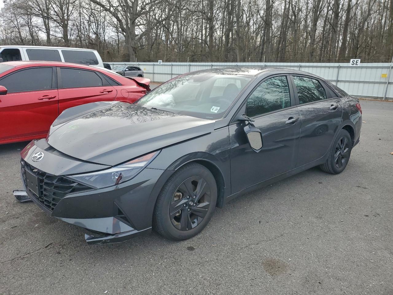 Salvage Hyundai ELANTRA Image