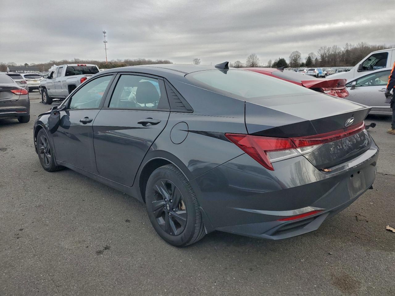 Hyundai ELANTRA Sel