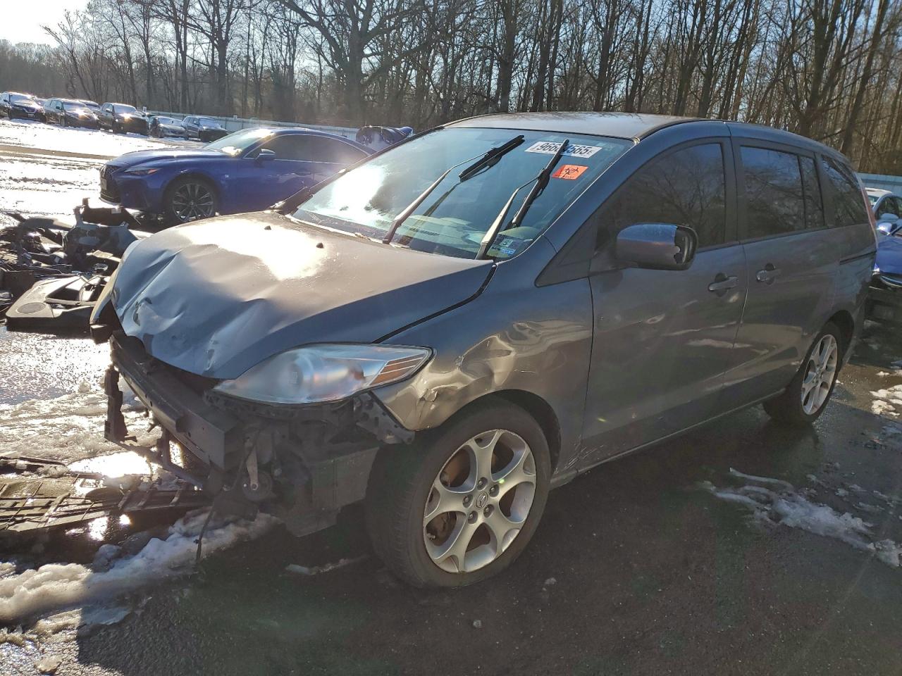 Salvage Mazda 5 Image
