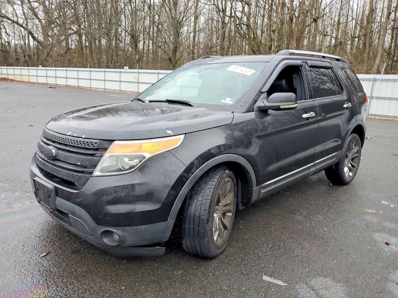 Salvage Ford Explorer Image