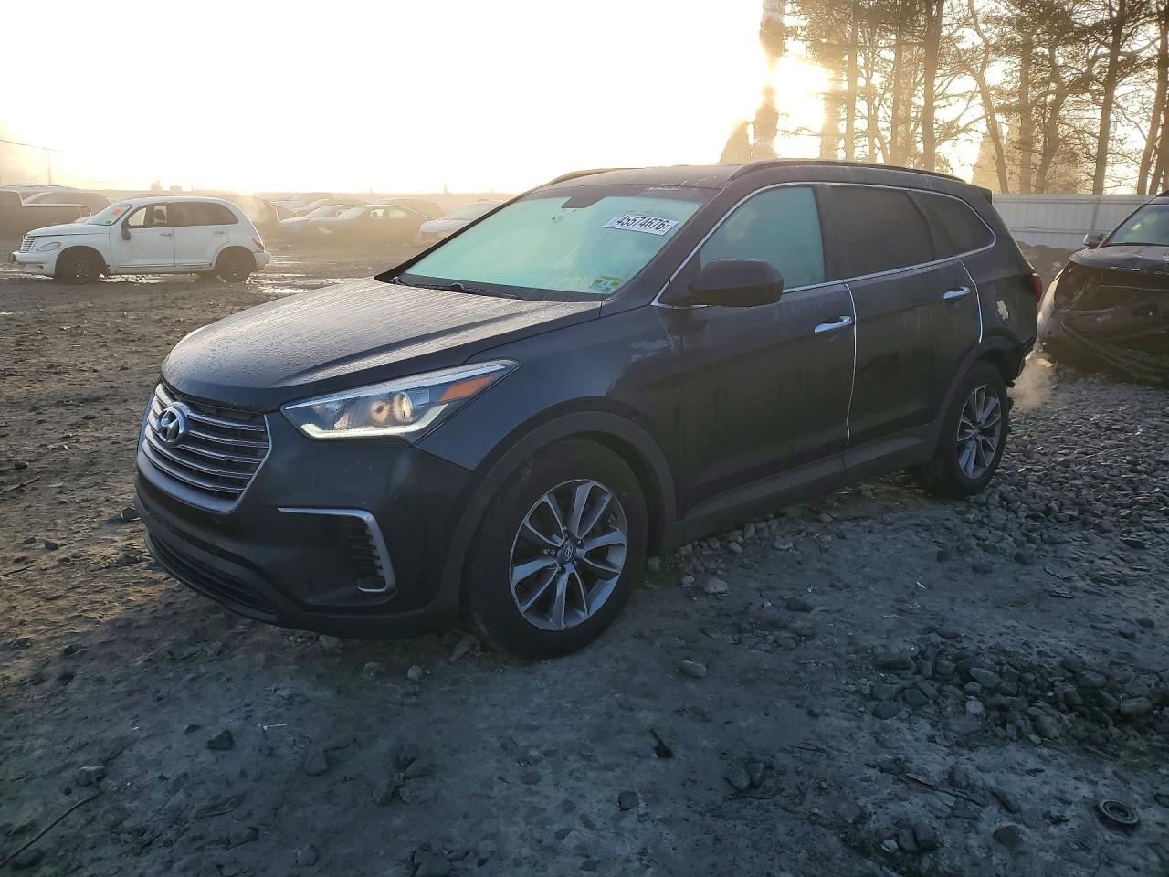 Salvage Hyundai SANTA FE Image