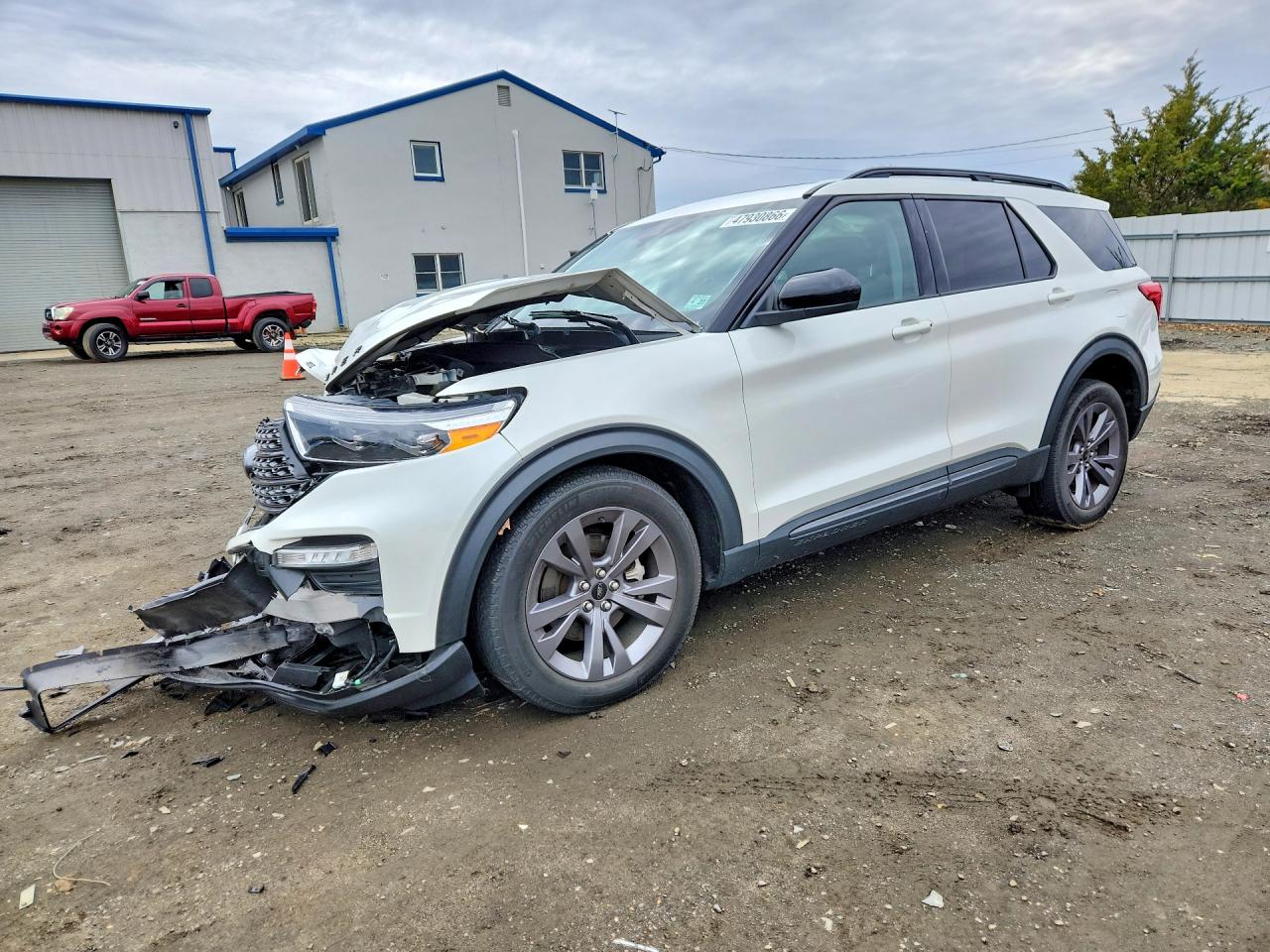 Salvage Ford Explorer Image