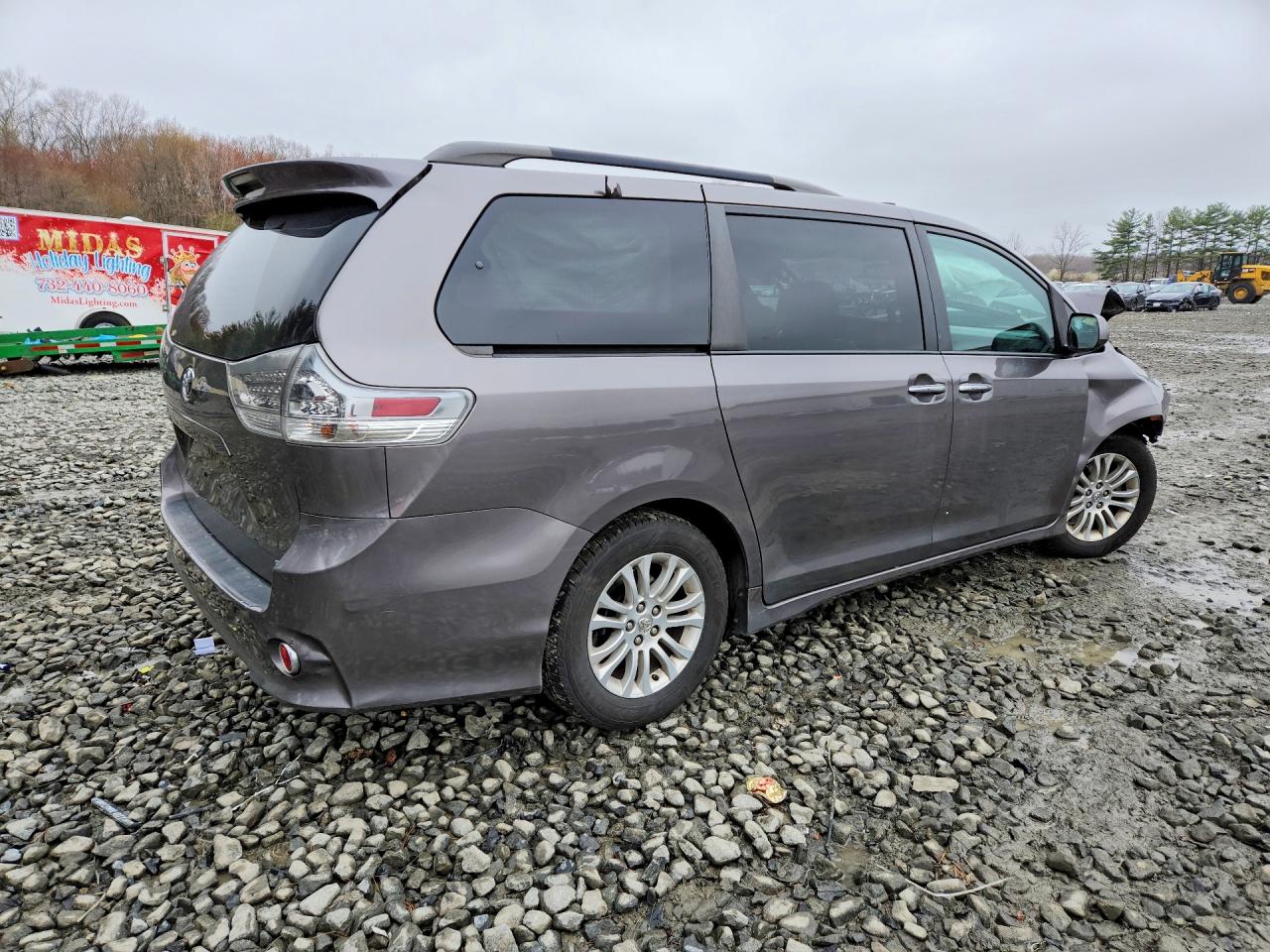 Toyota Sienna Se Premium 8-passenger
