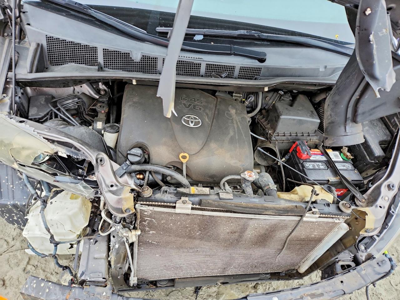 Toyota Sienna Se Premium 8-passenger