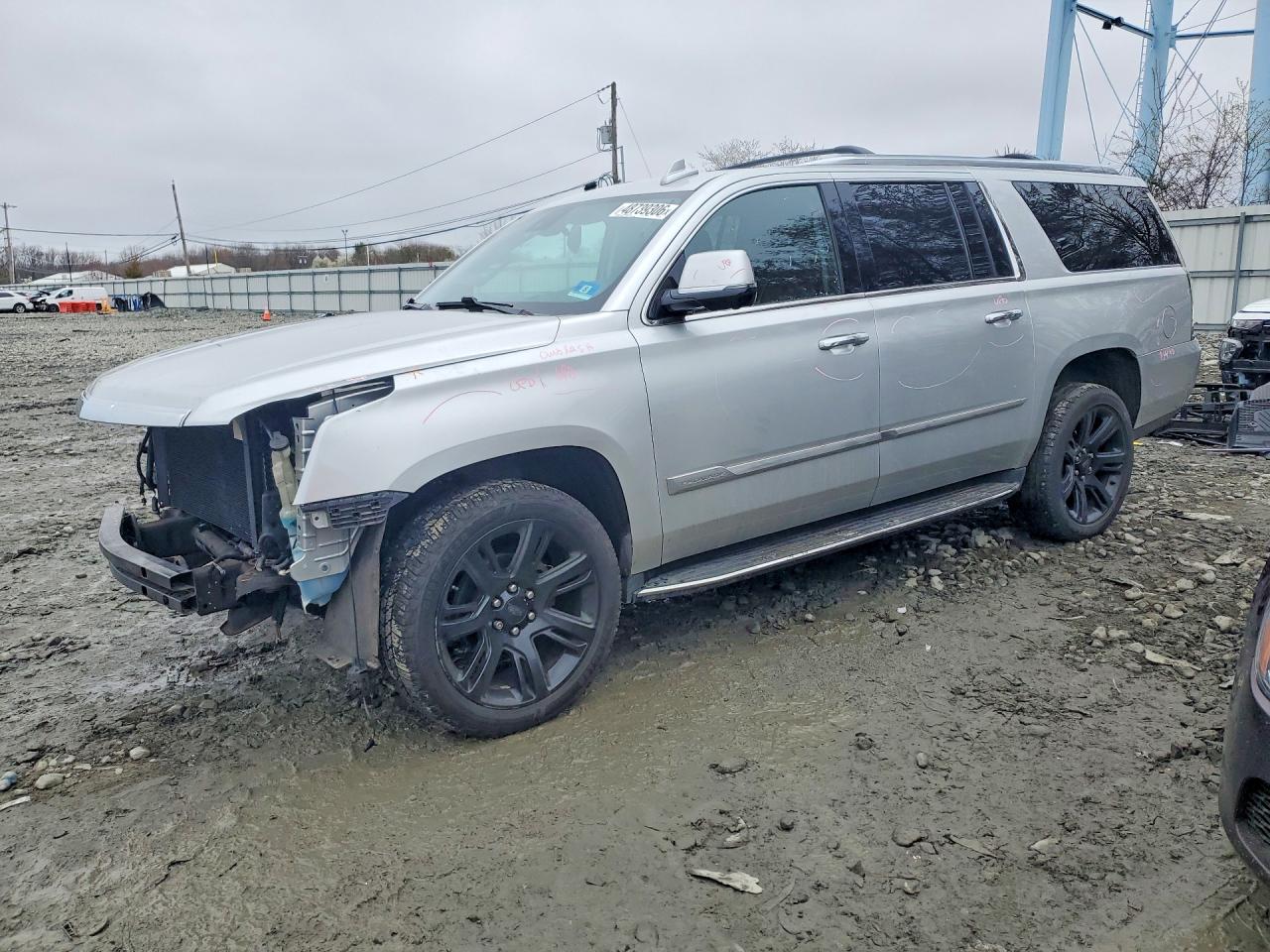 Salvage Cadillac Escalade Image