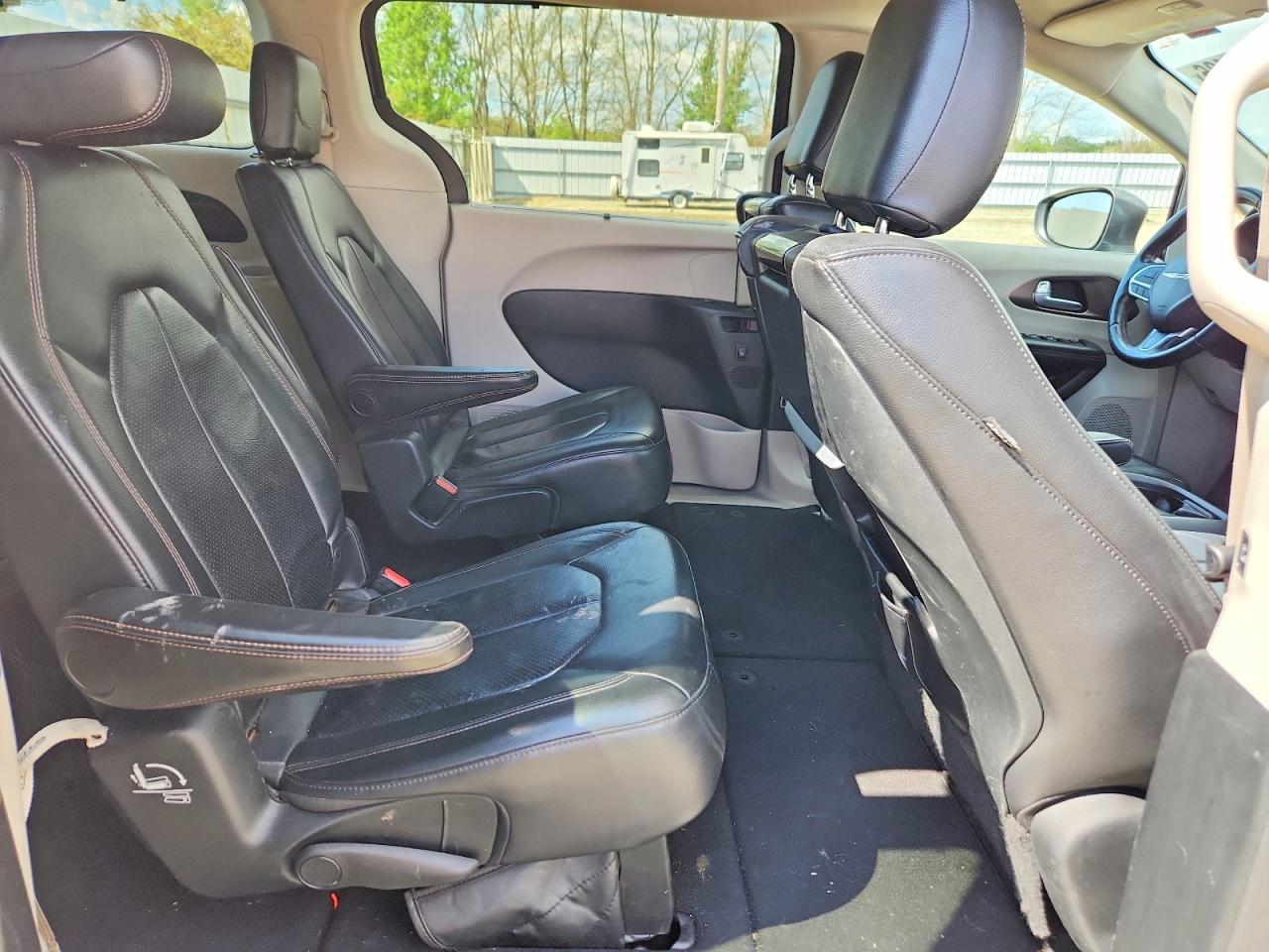 Chrysler Pacifica Touring L Plus
