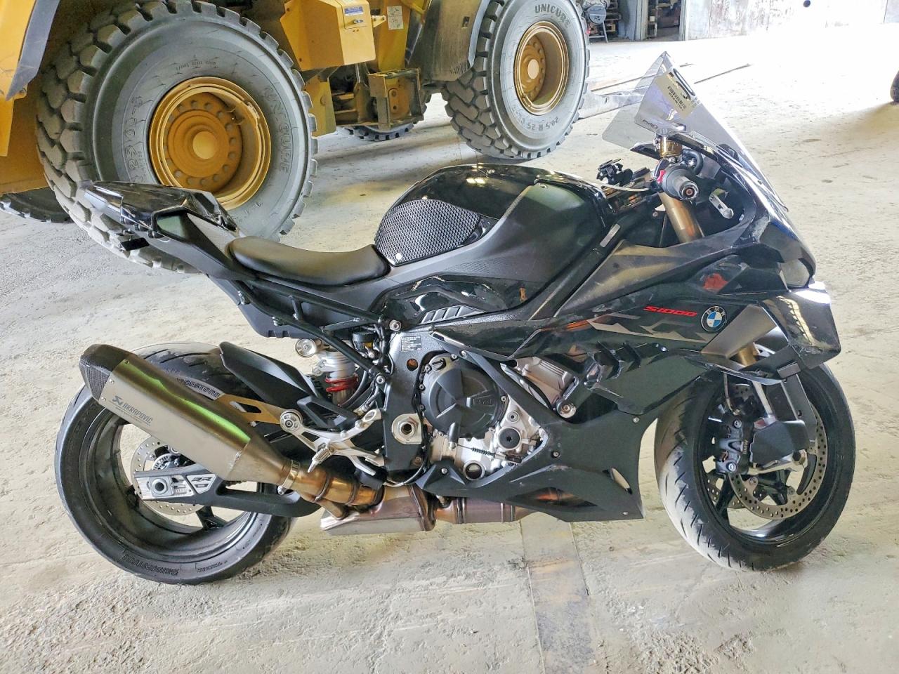 Salvage BMW S Image
