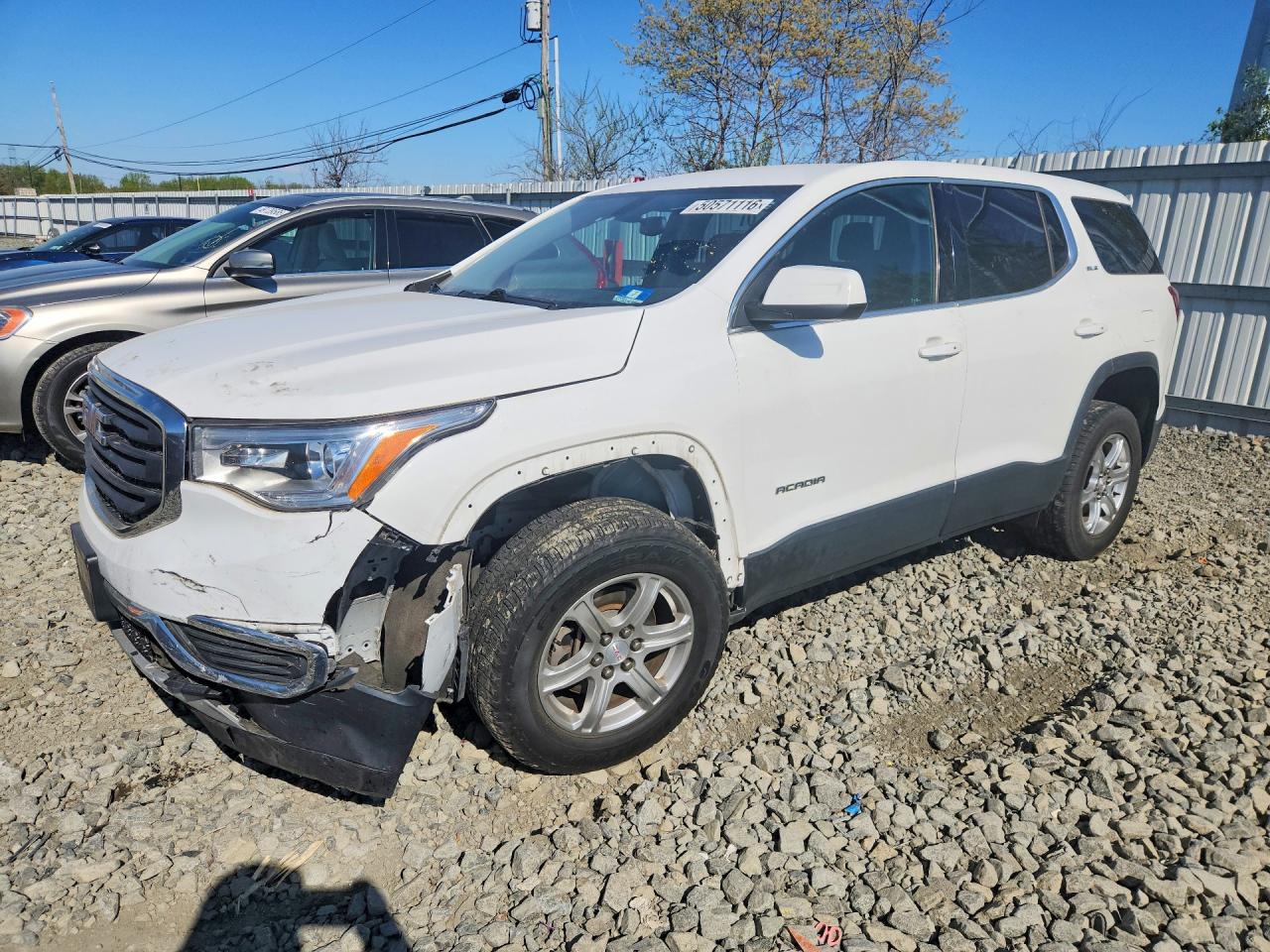 Salvage GMC Acadia Image