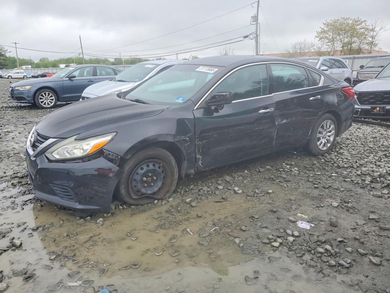 Salvage Nissan Altima Image