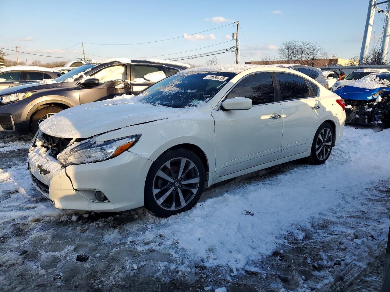 Salvage Nissan Altima Image