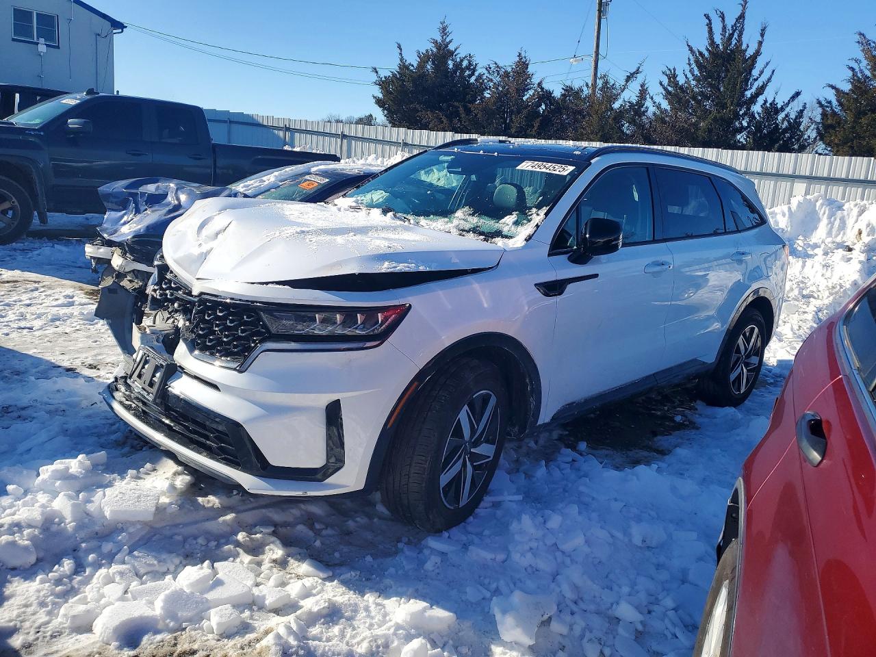 Salvage Kia Sorento Image