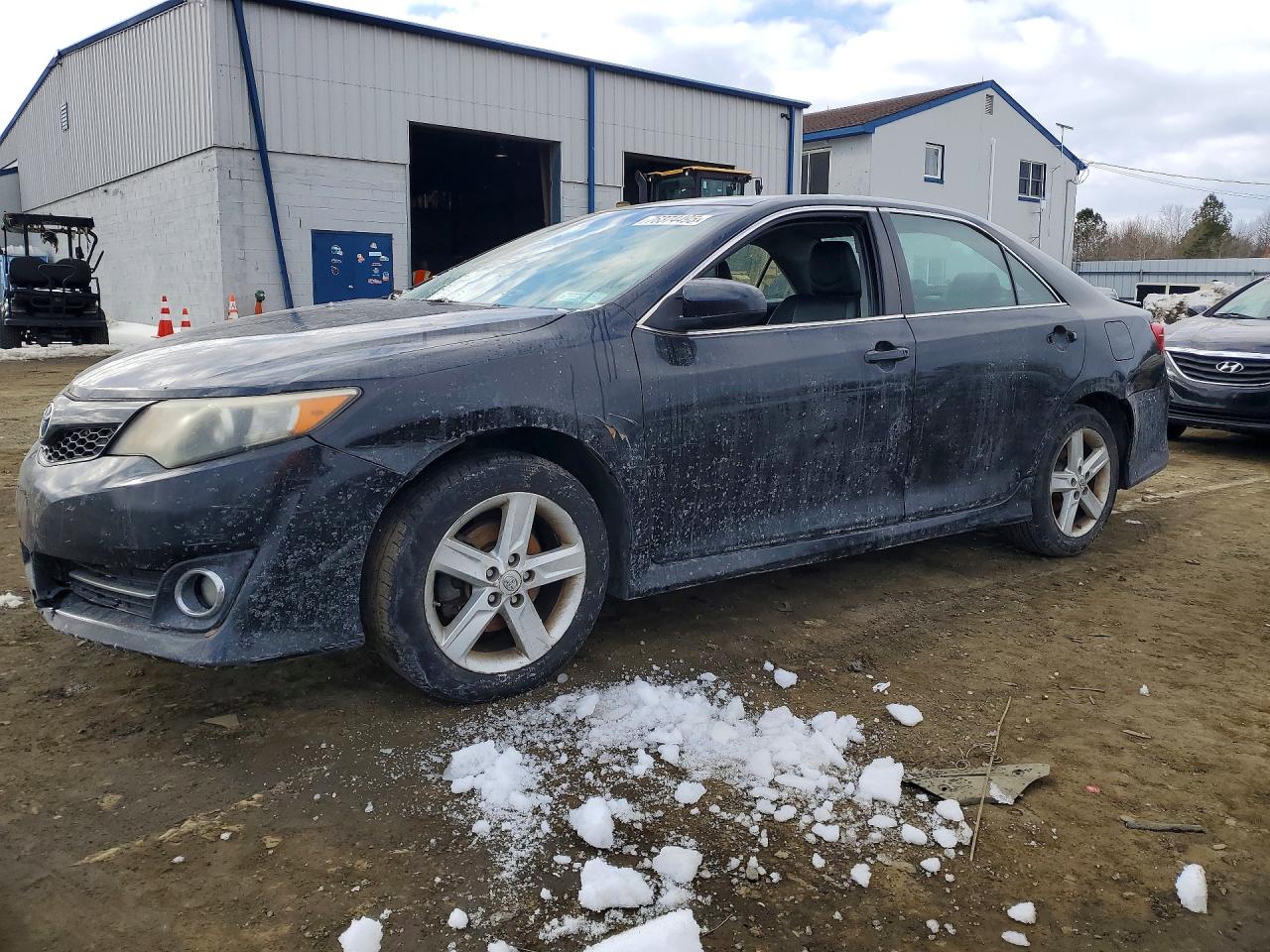 Salvage Toyota Camry Image