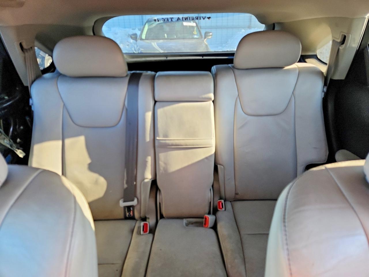 Lexus RX Base
