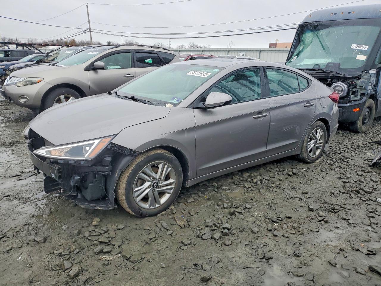 Salvage Hyundai ELANTRA Image
