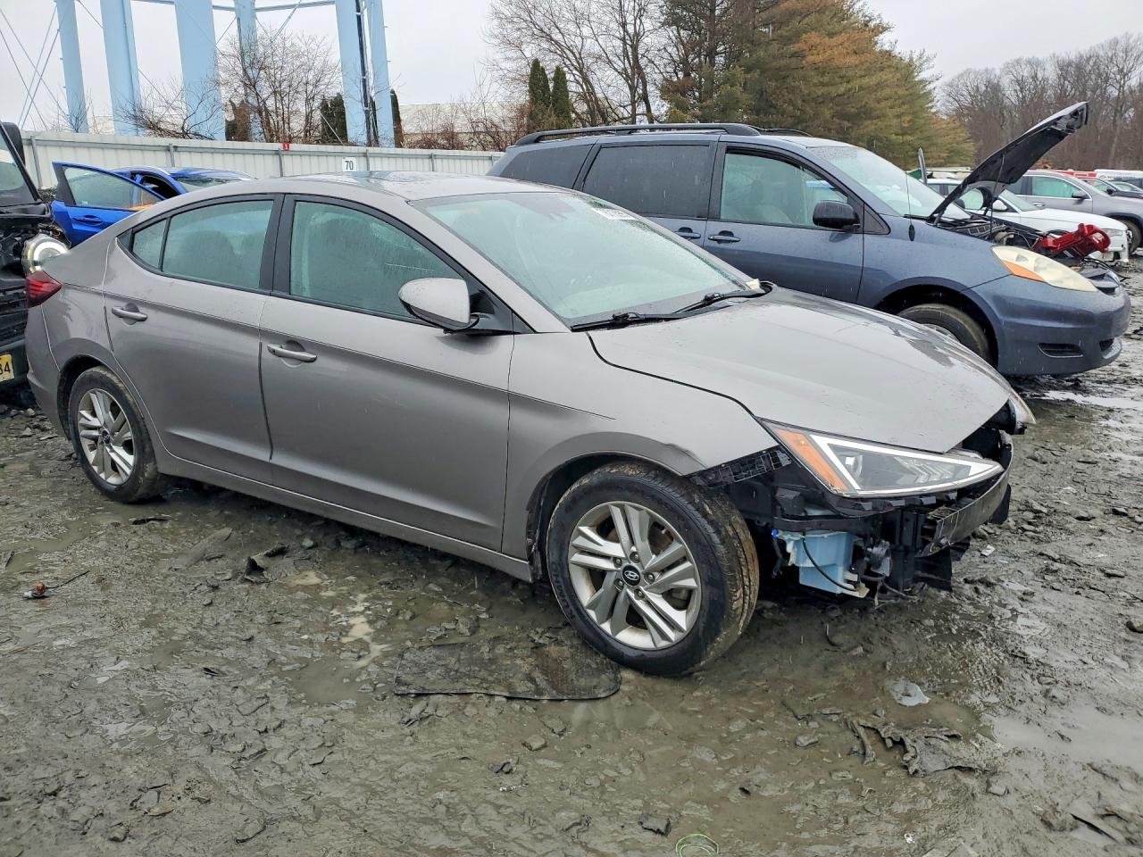 Hyundai ELANTRA Sel