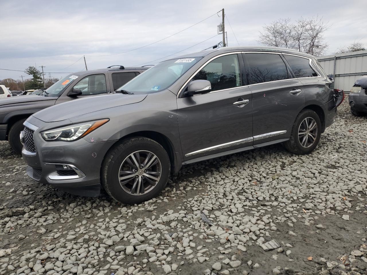 Salvage INFINITI Qx Image