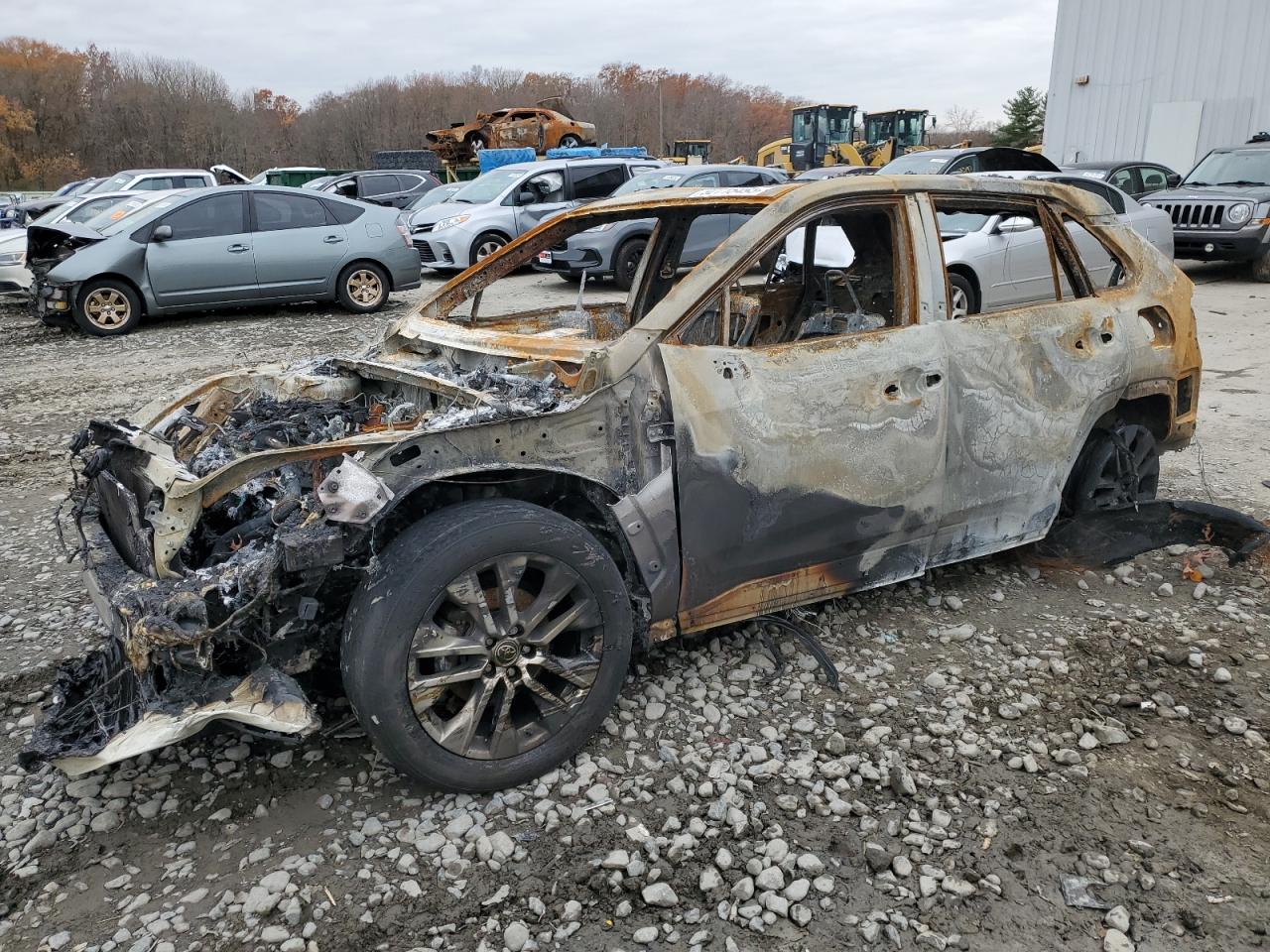 Salvage Toyota RAV4 Image