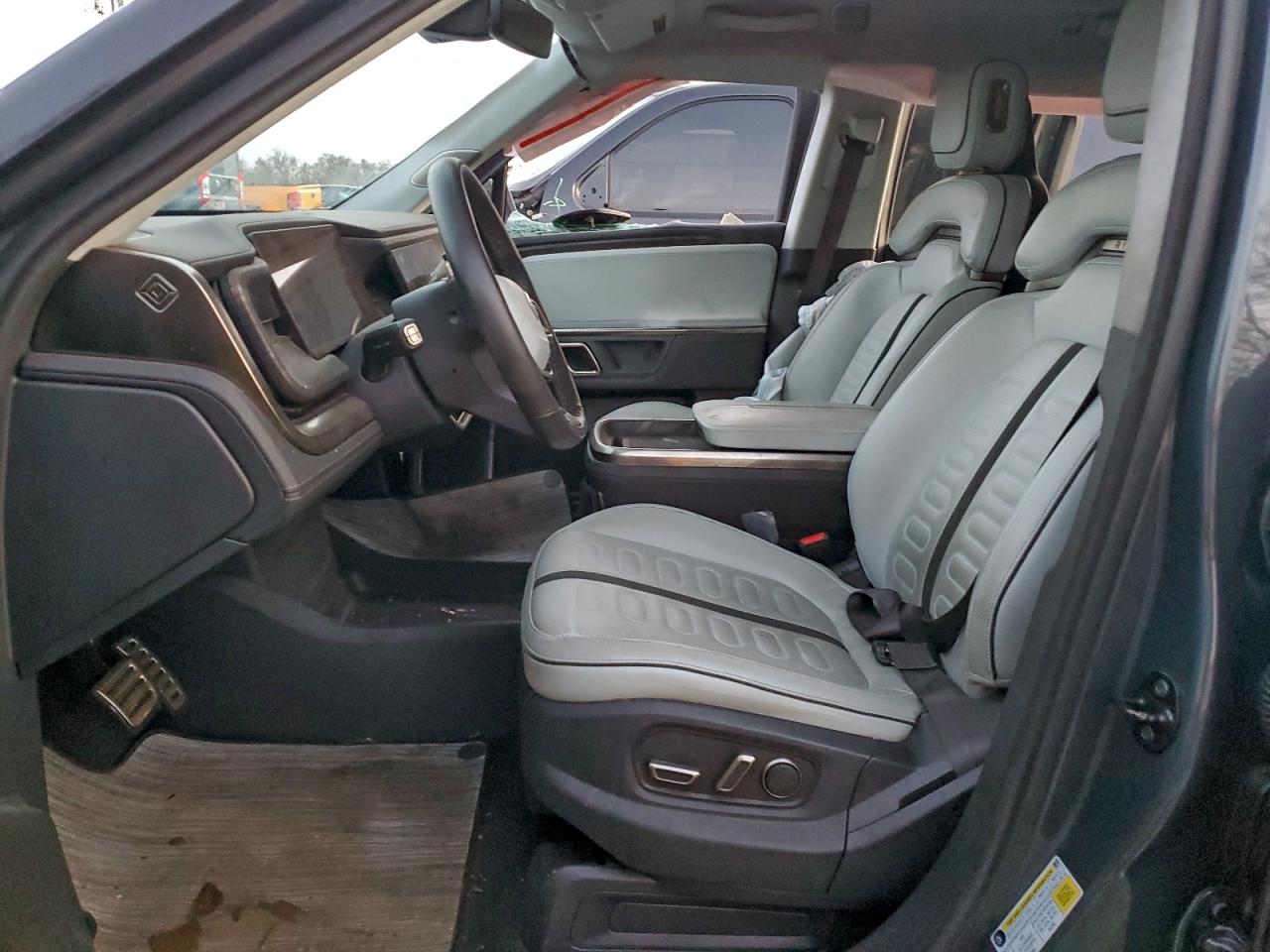 Rivian Ris Adventure