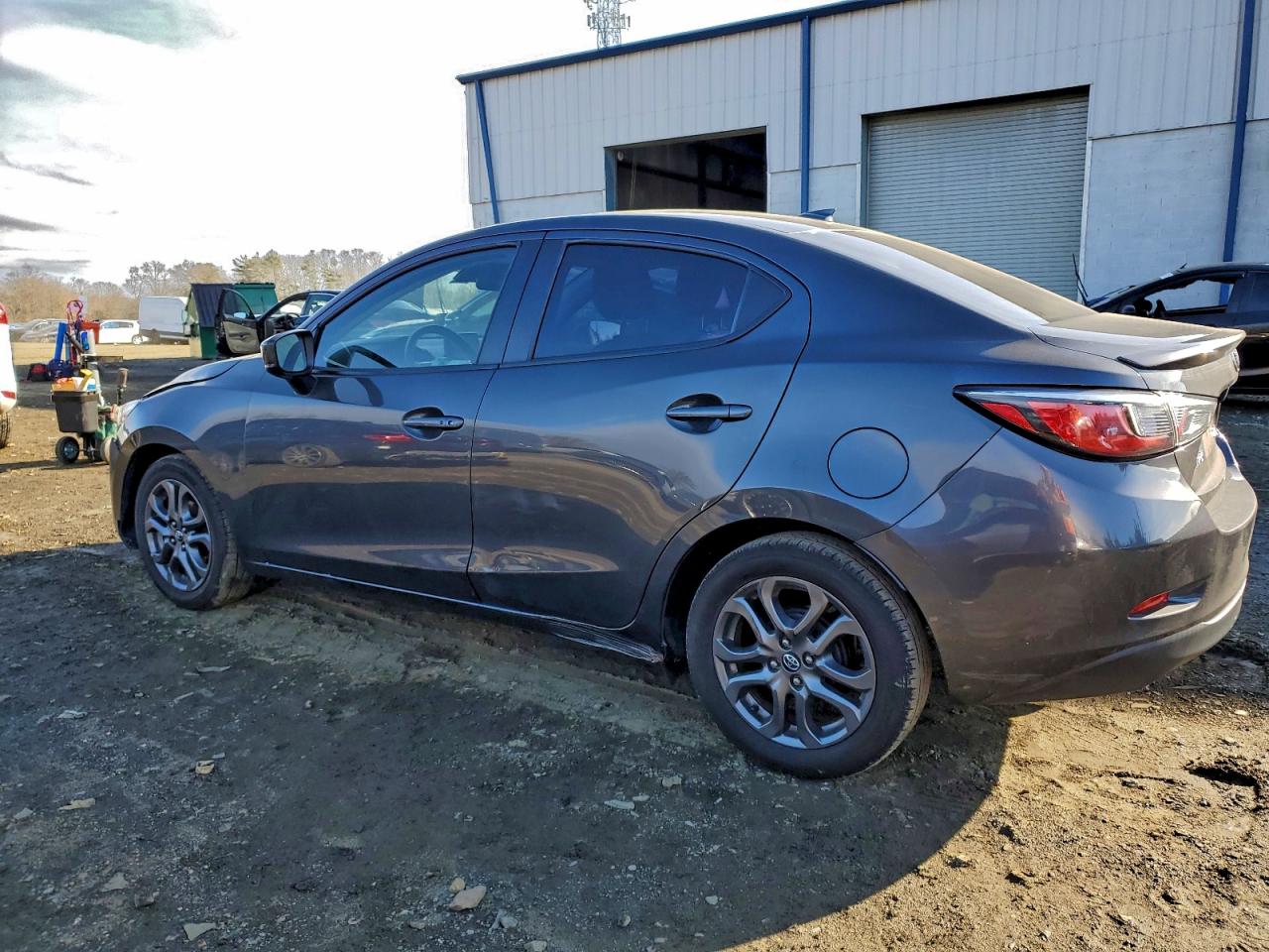 Toyota Yaris L