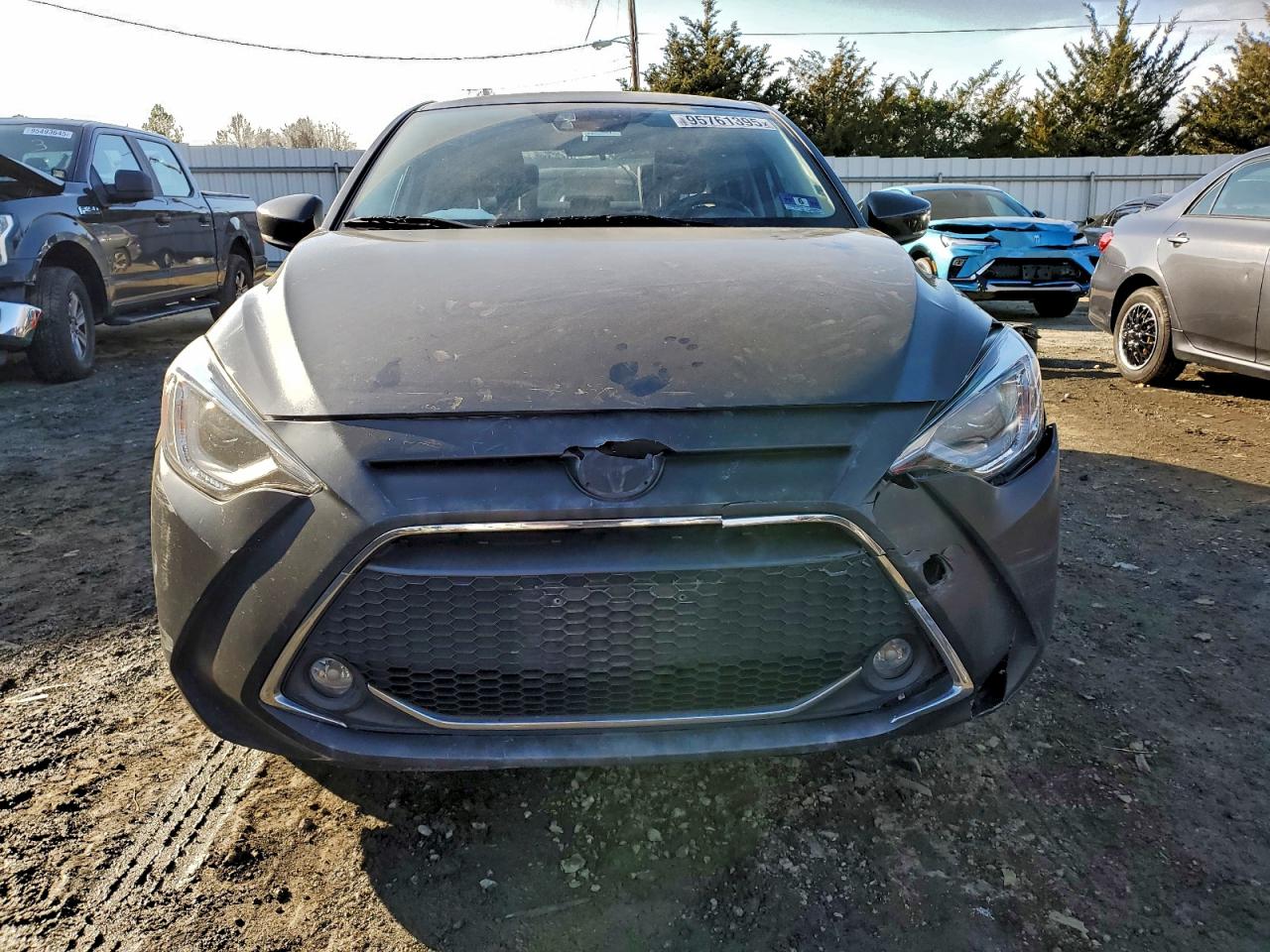Toyota Yaris L