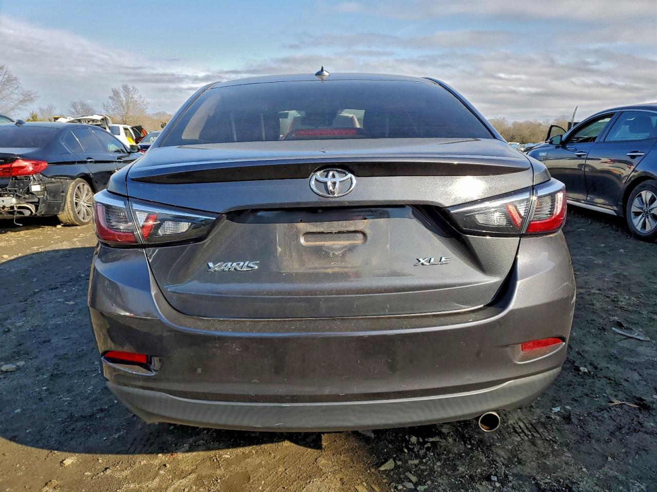 Toyota Yaris L