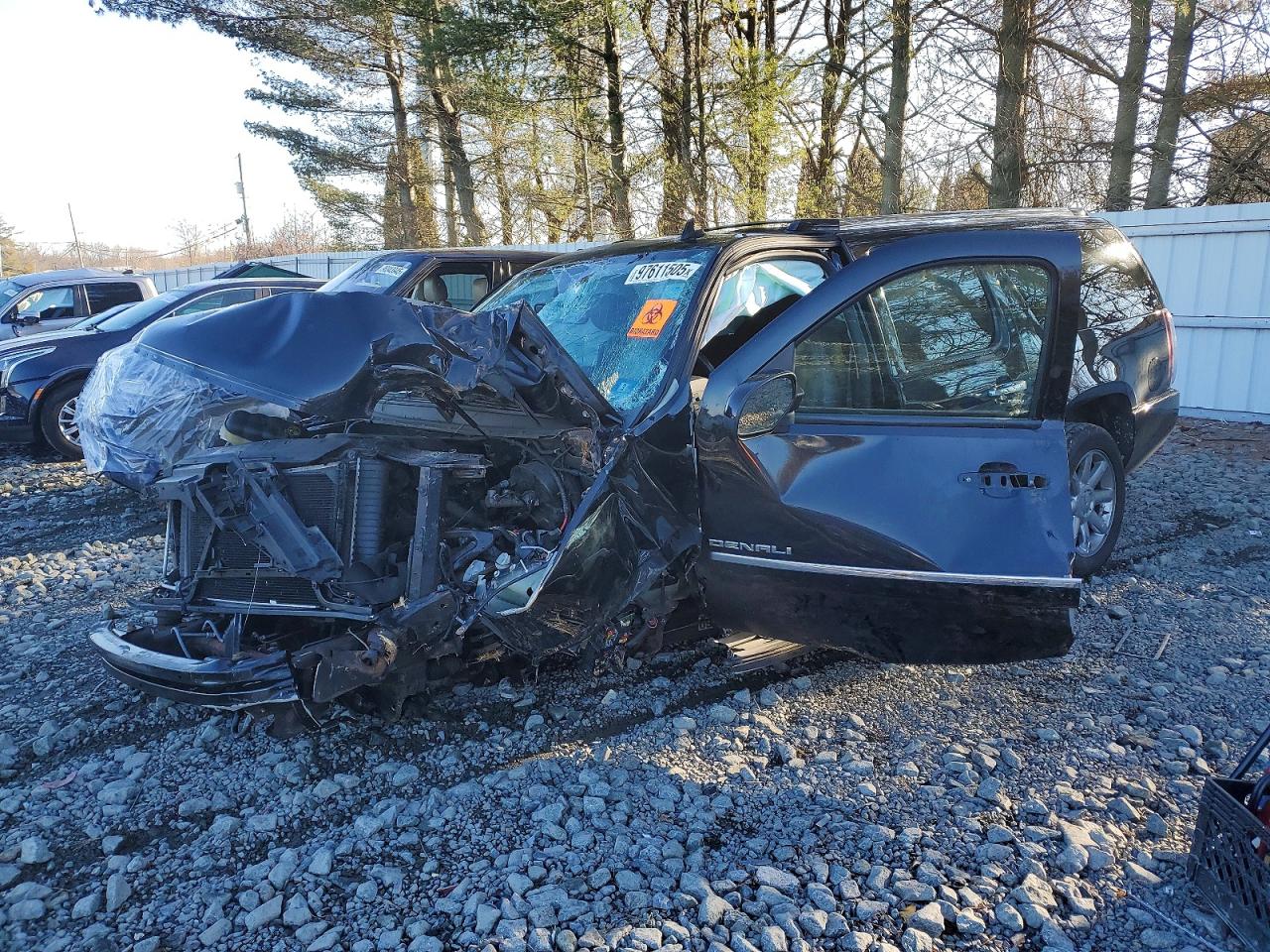 Salvage GMC Yukon Image