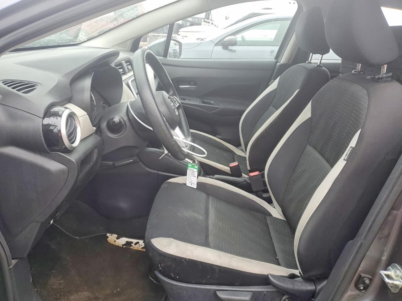 Nissan Versa Sv