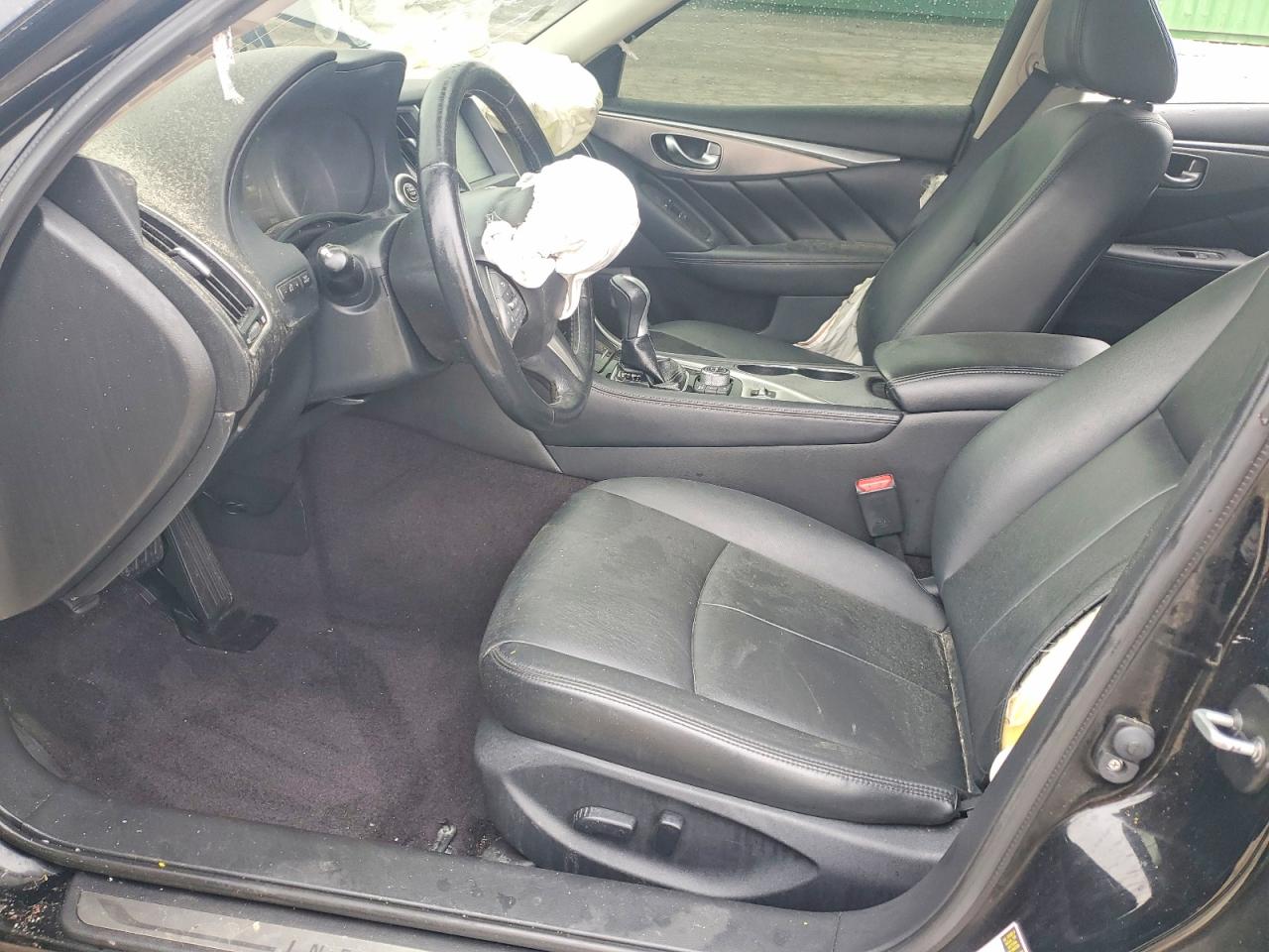 INFINITI Q50 Premium