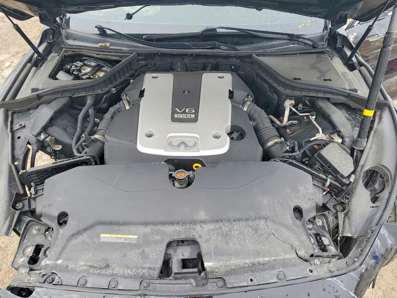 INFINITI Q50 Premium