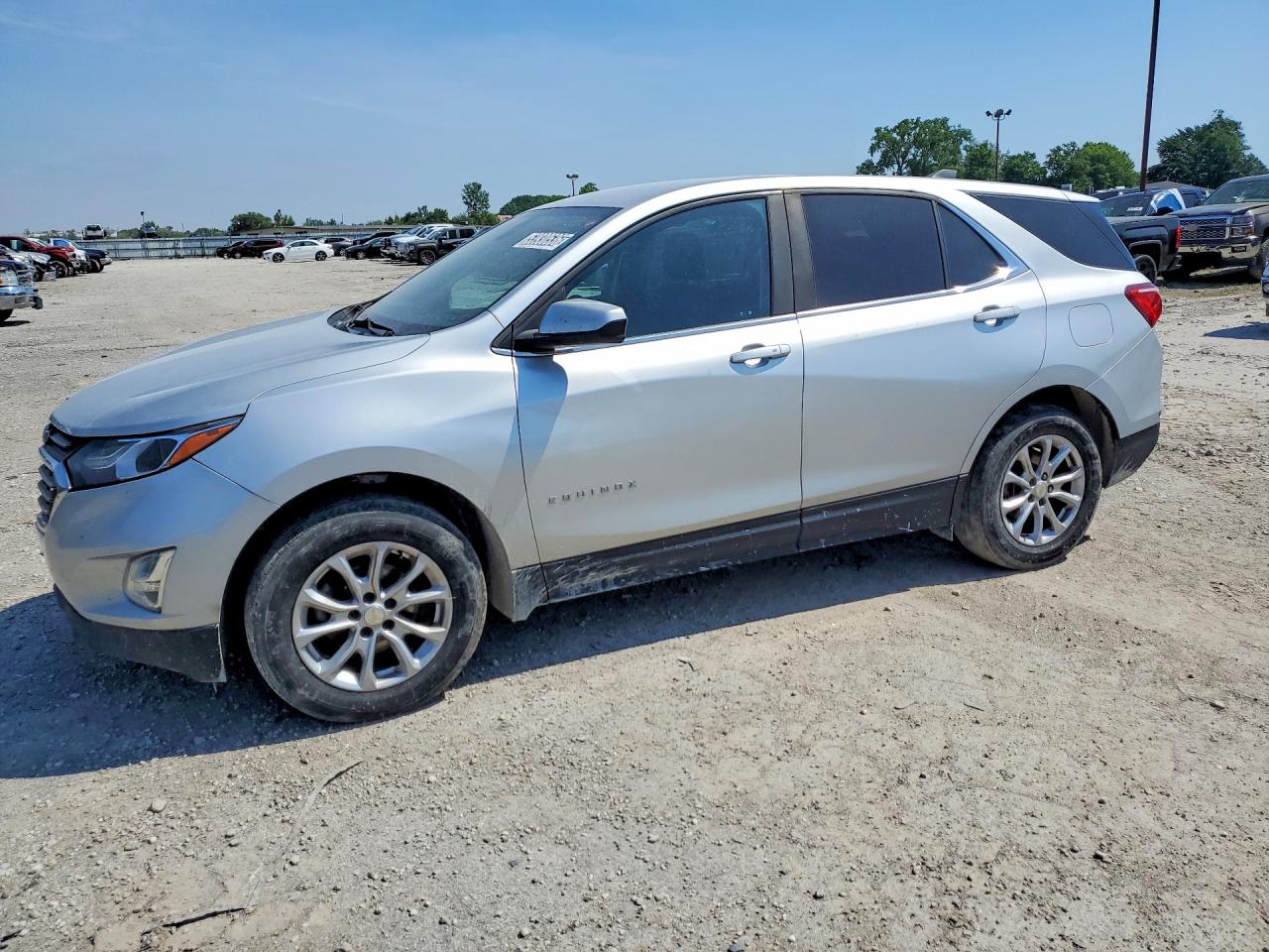 Salvage Chevrolet Equinox Image