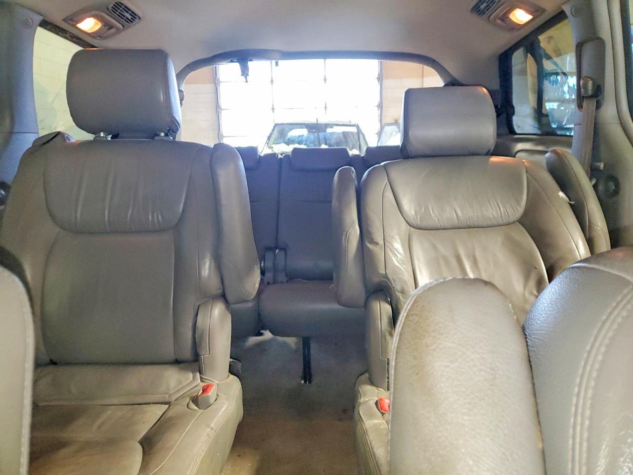 Toyota Sienna Ce