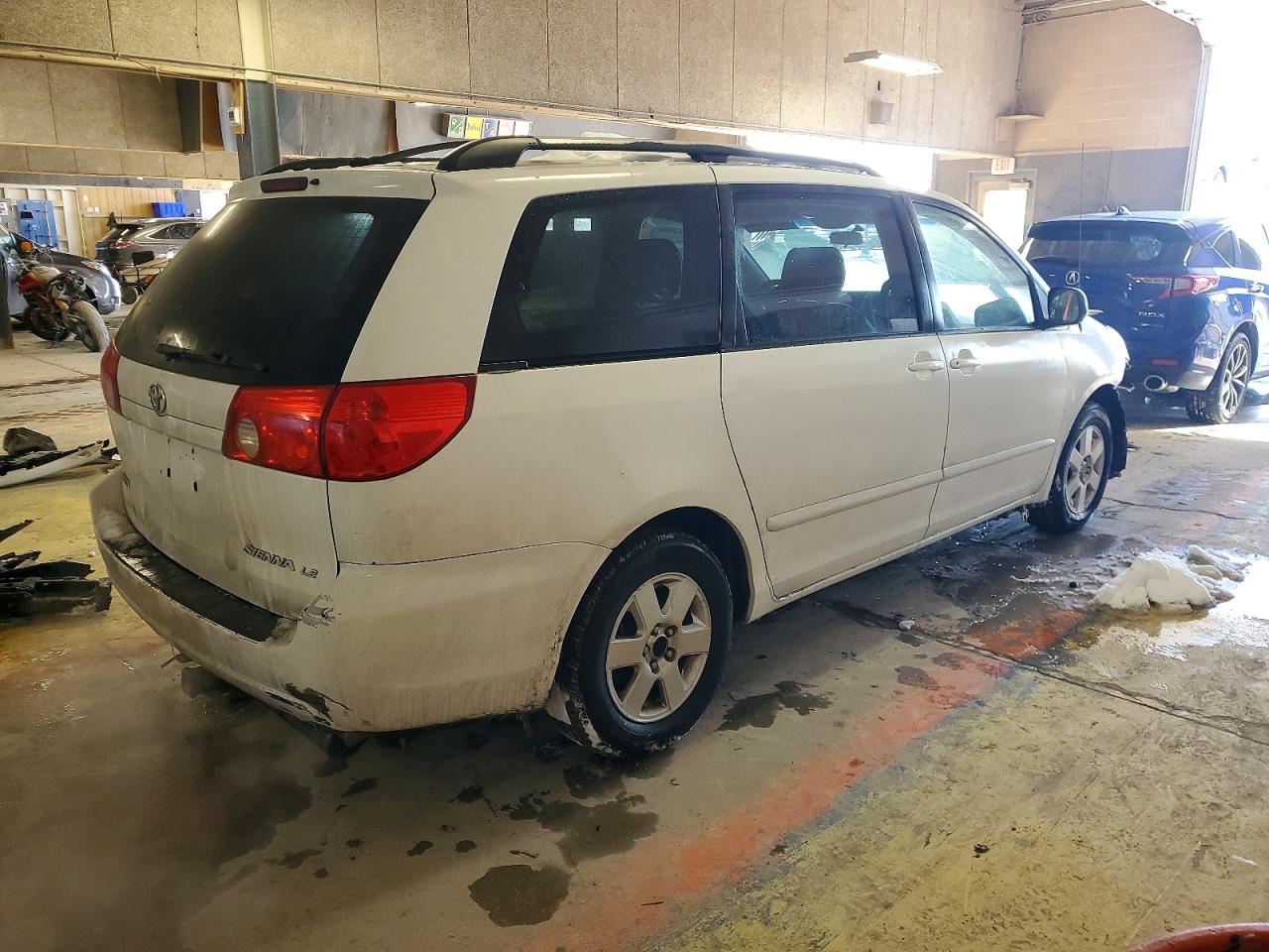 Toyota Sienna Ce