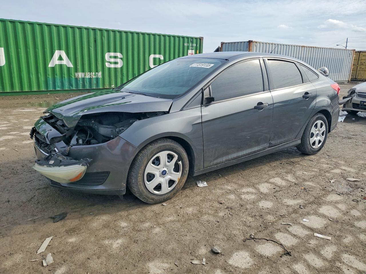 Salvage Ford Focus Image