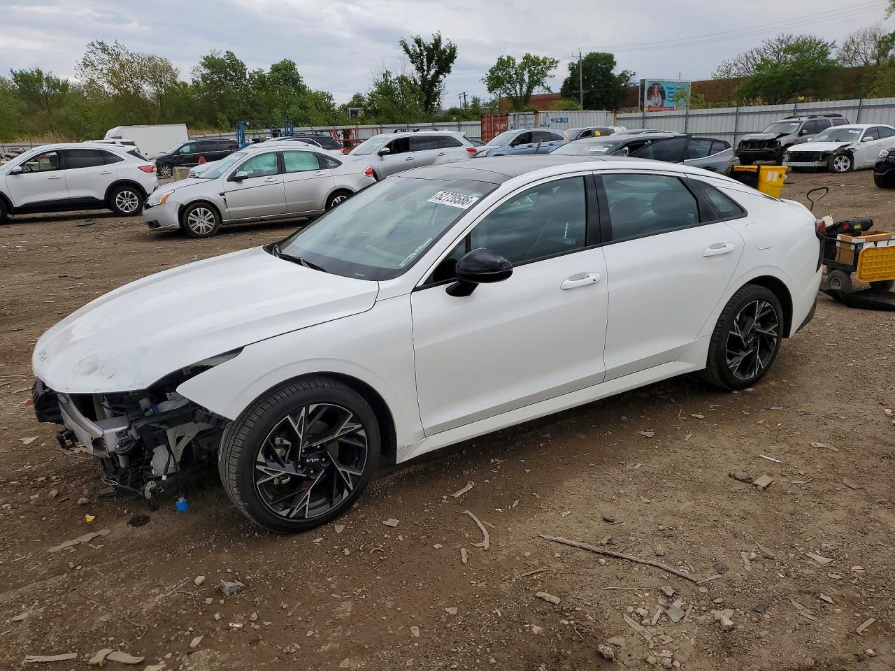 Salvage Kia K5 Image