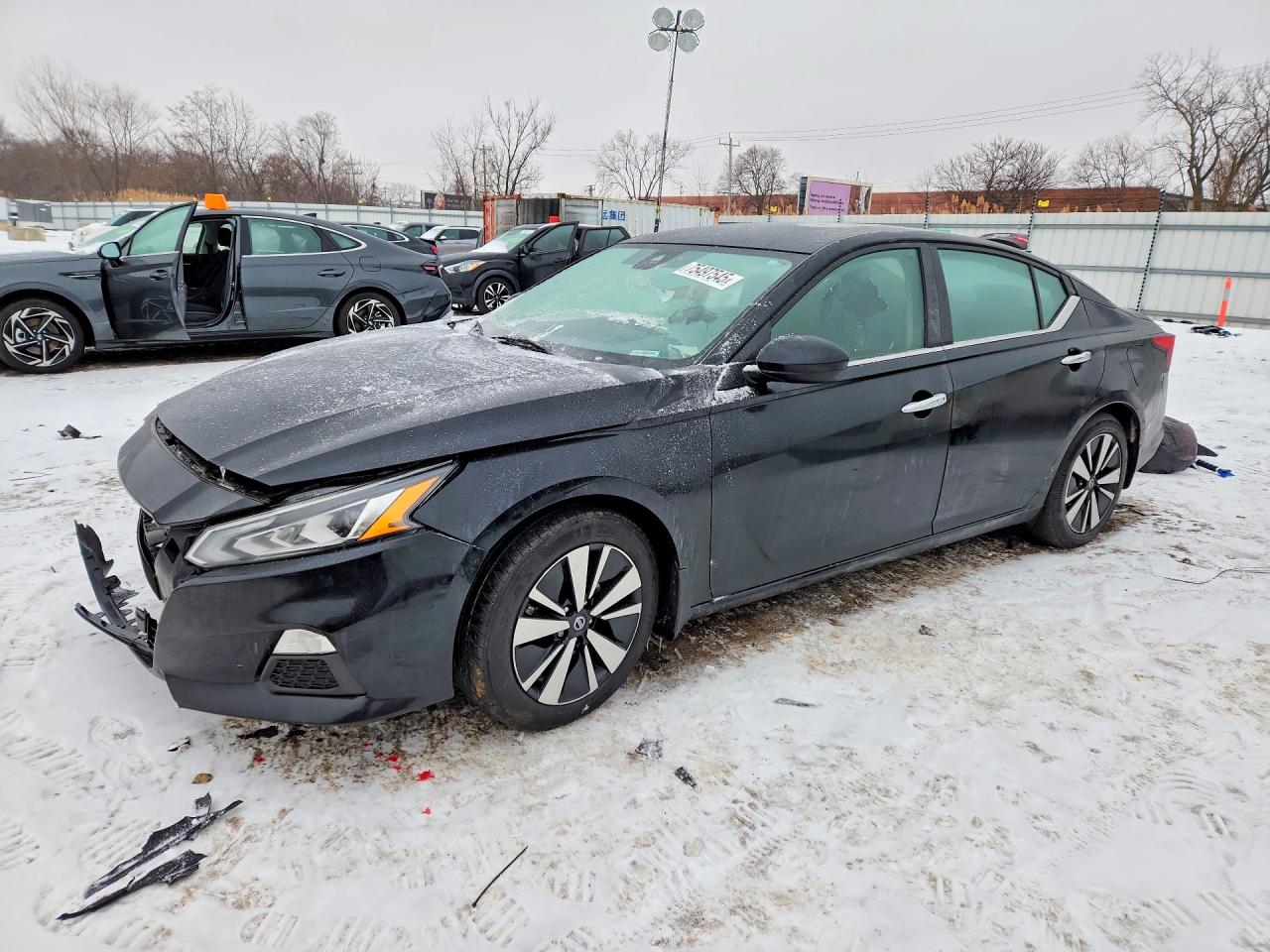 Salvage Nissan Altima Image