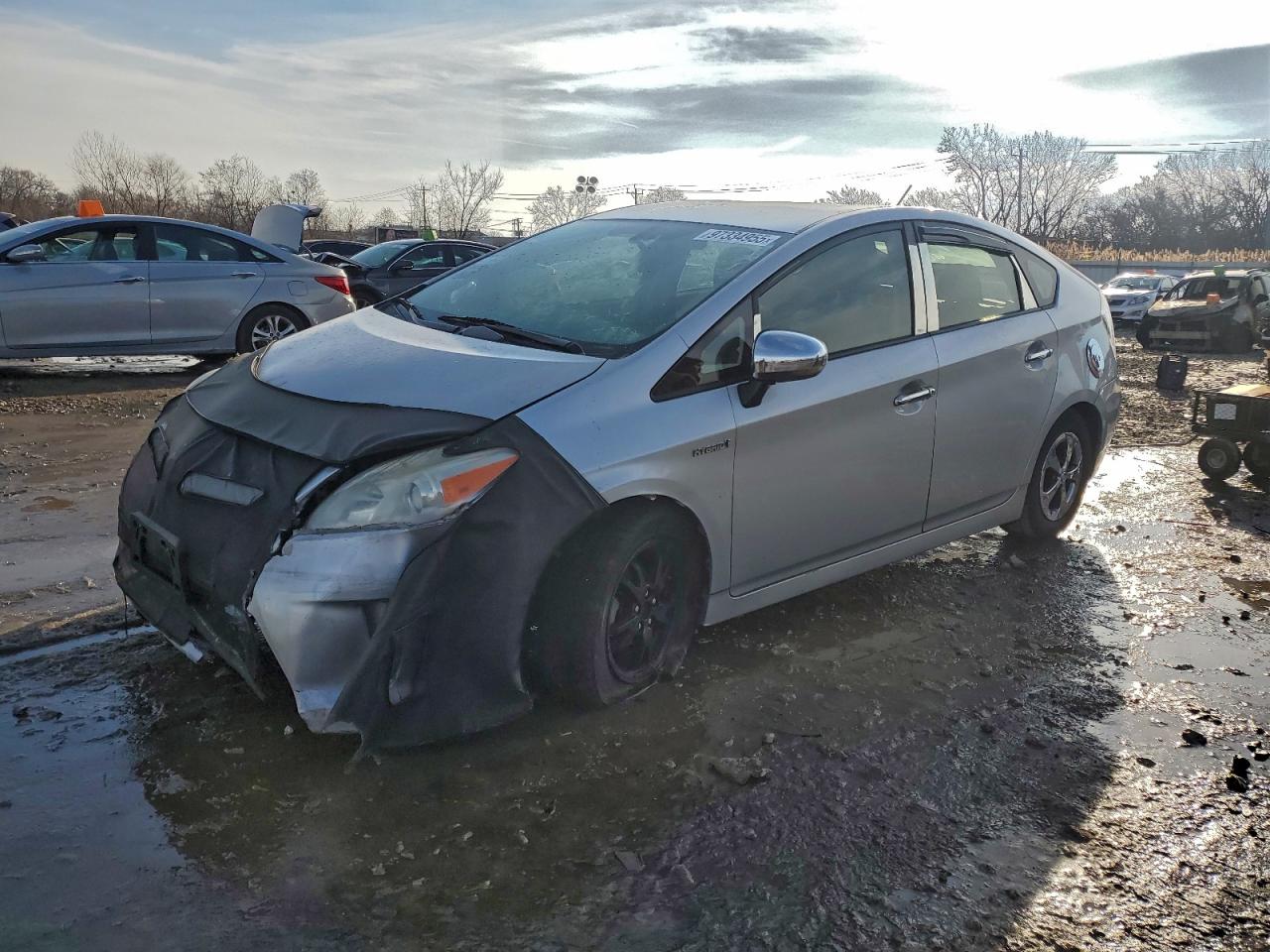 Salvage Toyota Prius Image