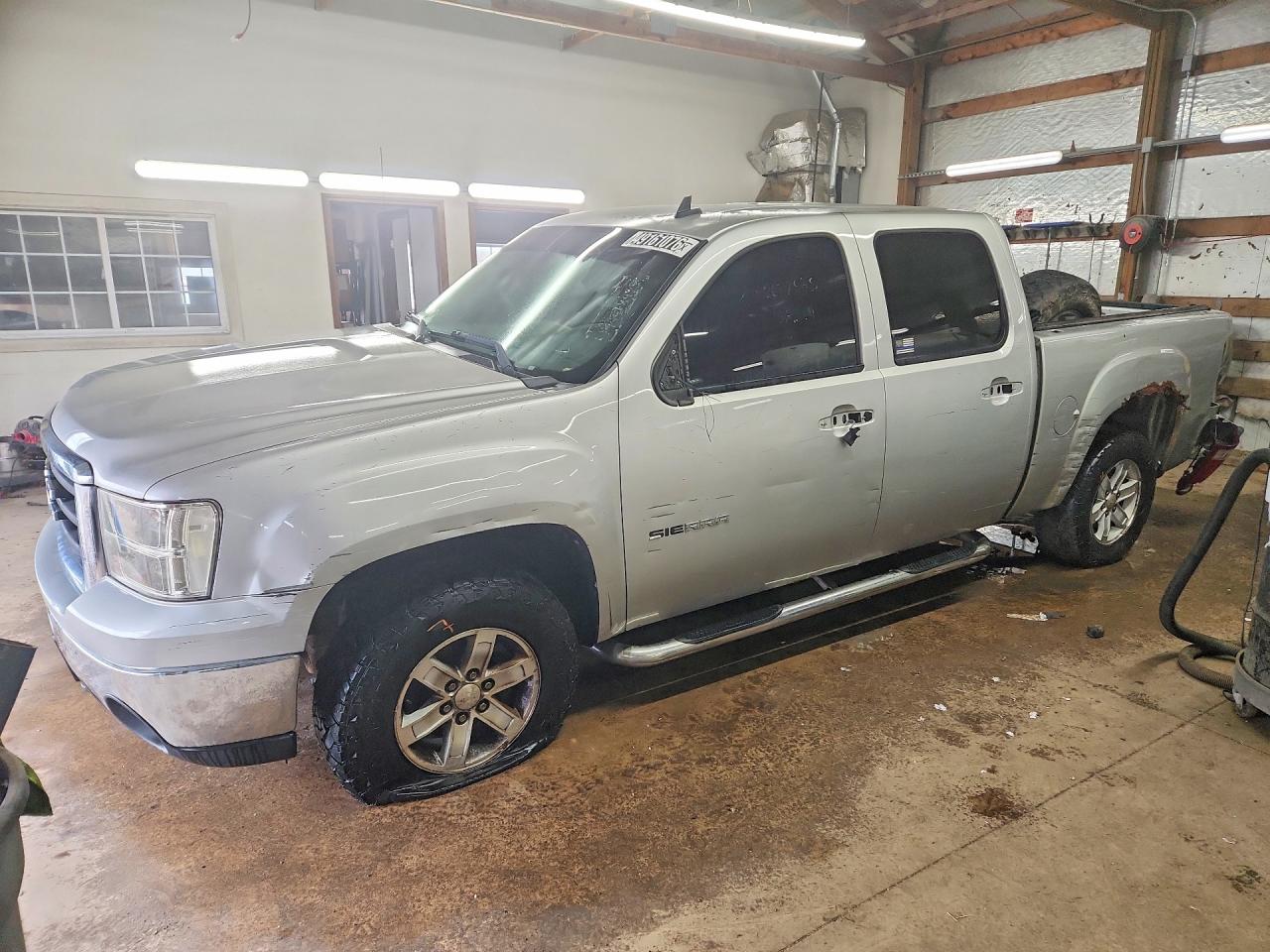 Salvage GMC Sierra Image