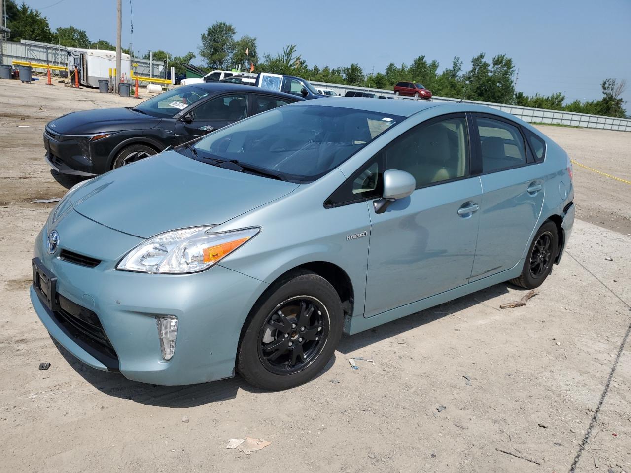 Salvage Toyota Prius Image