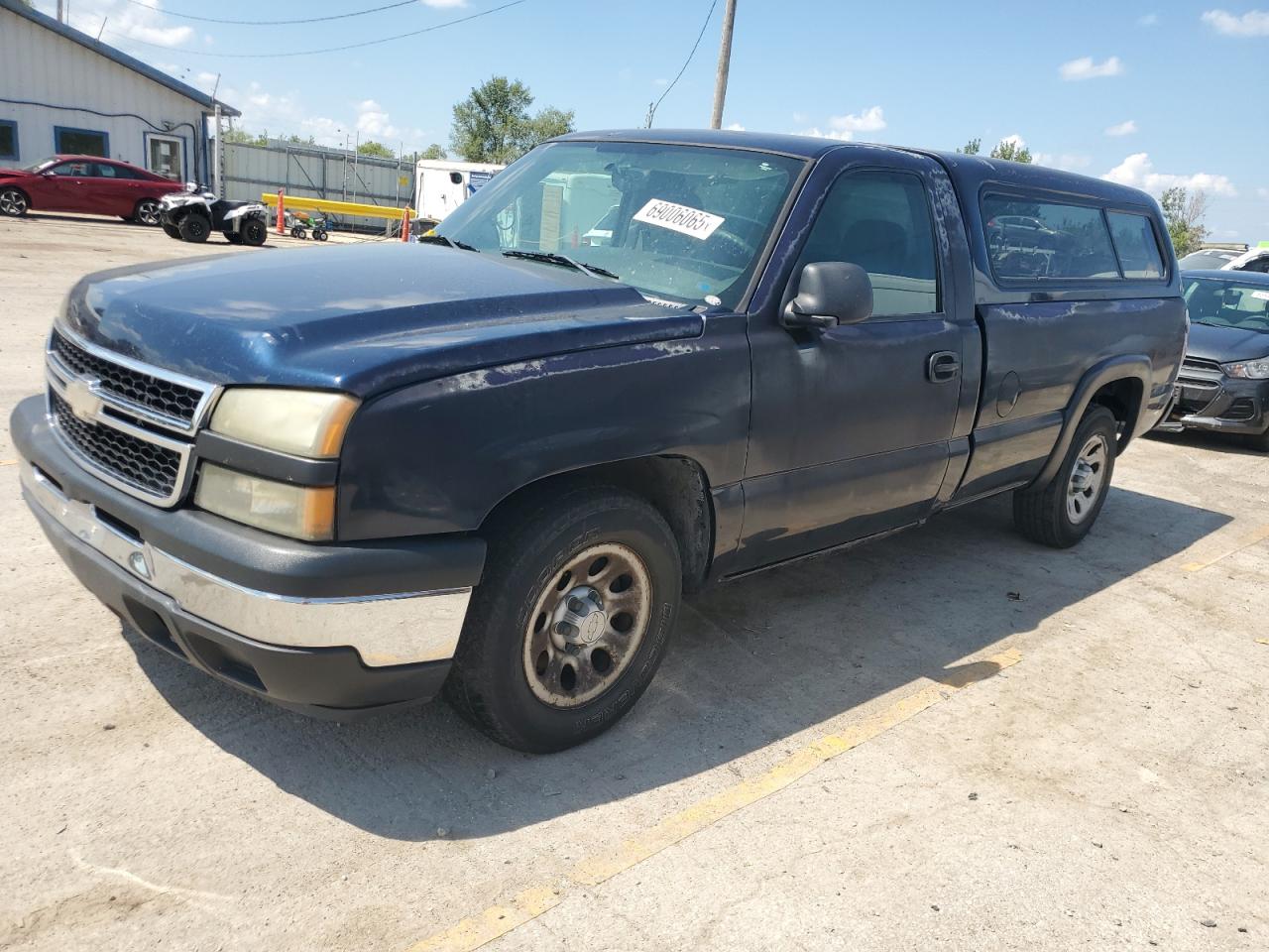 Salvage Chevrolet Silverado Image