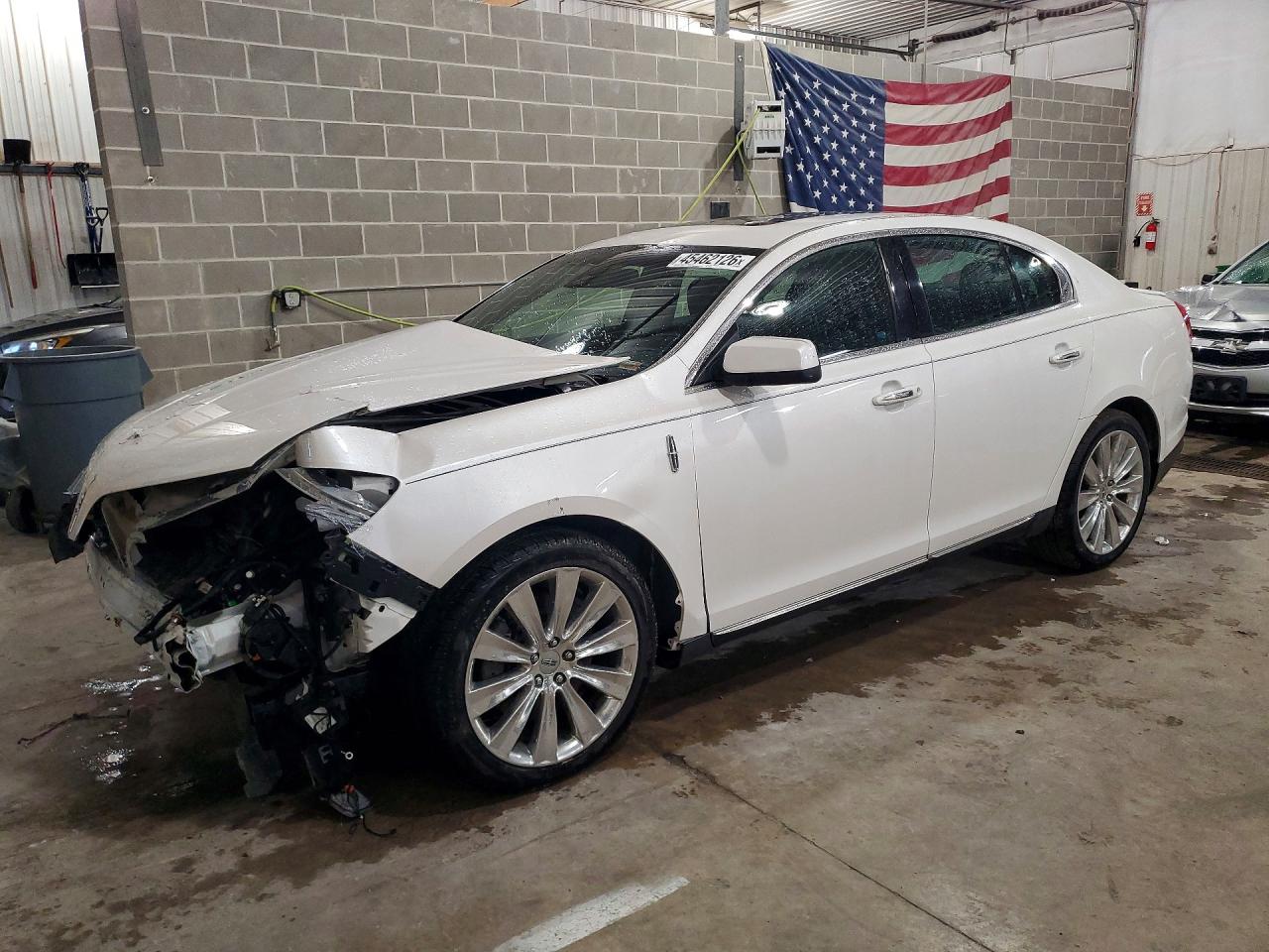 Salvage Lincoln MKS Image