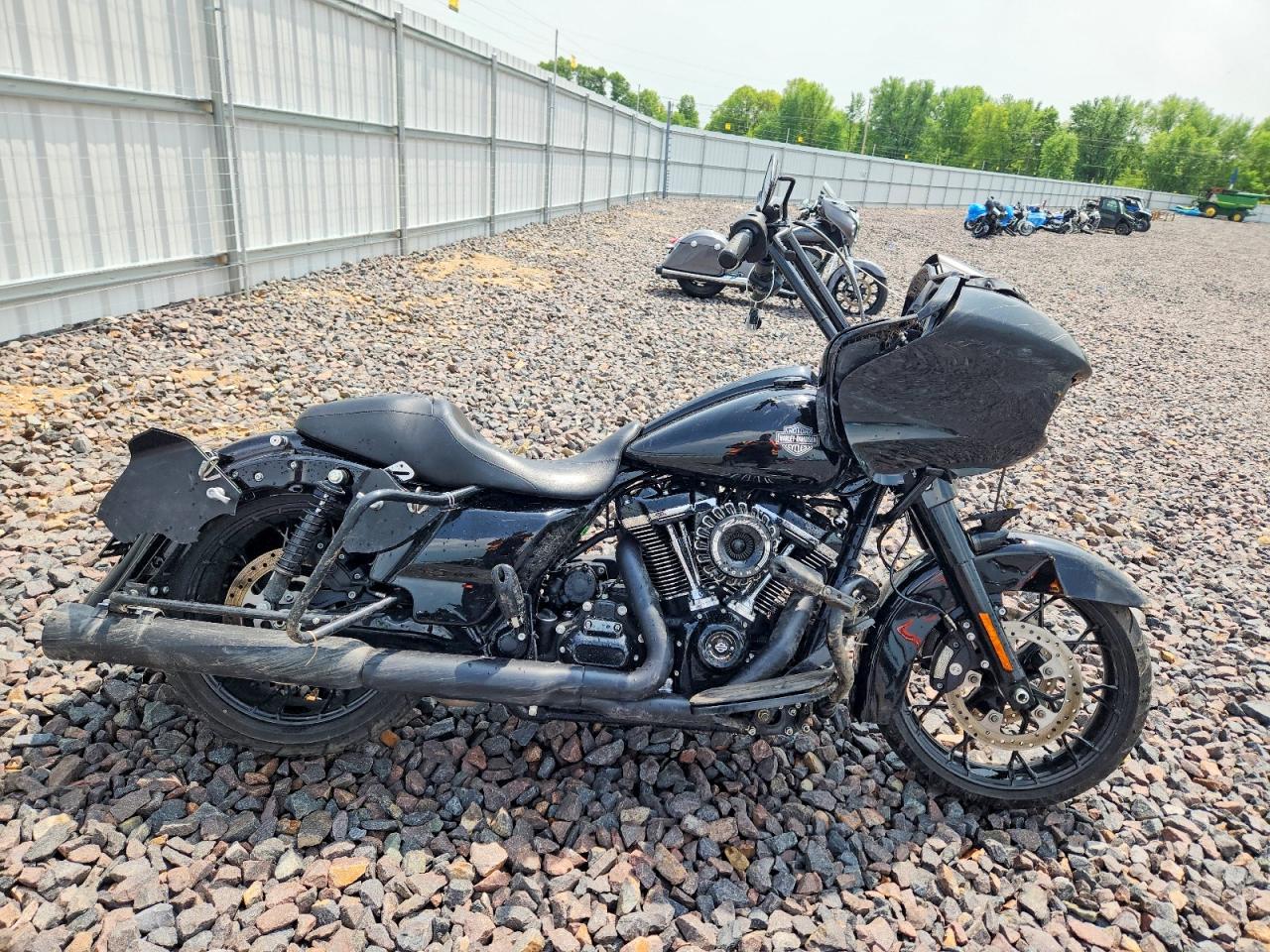 Salvage Harley-Davidson Fl Image