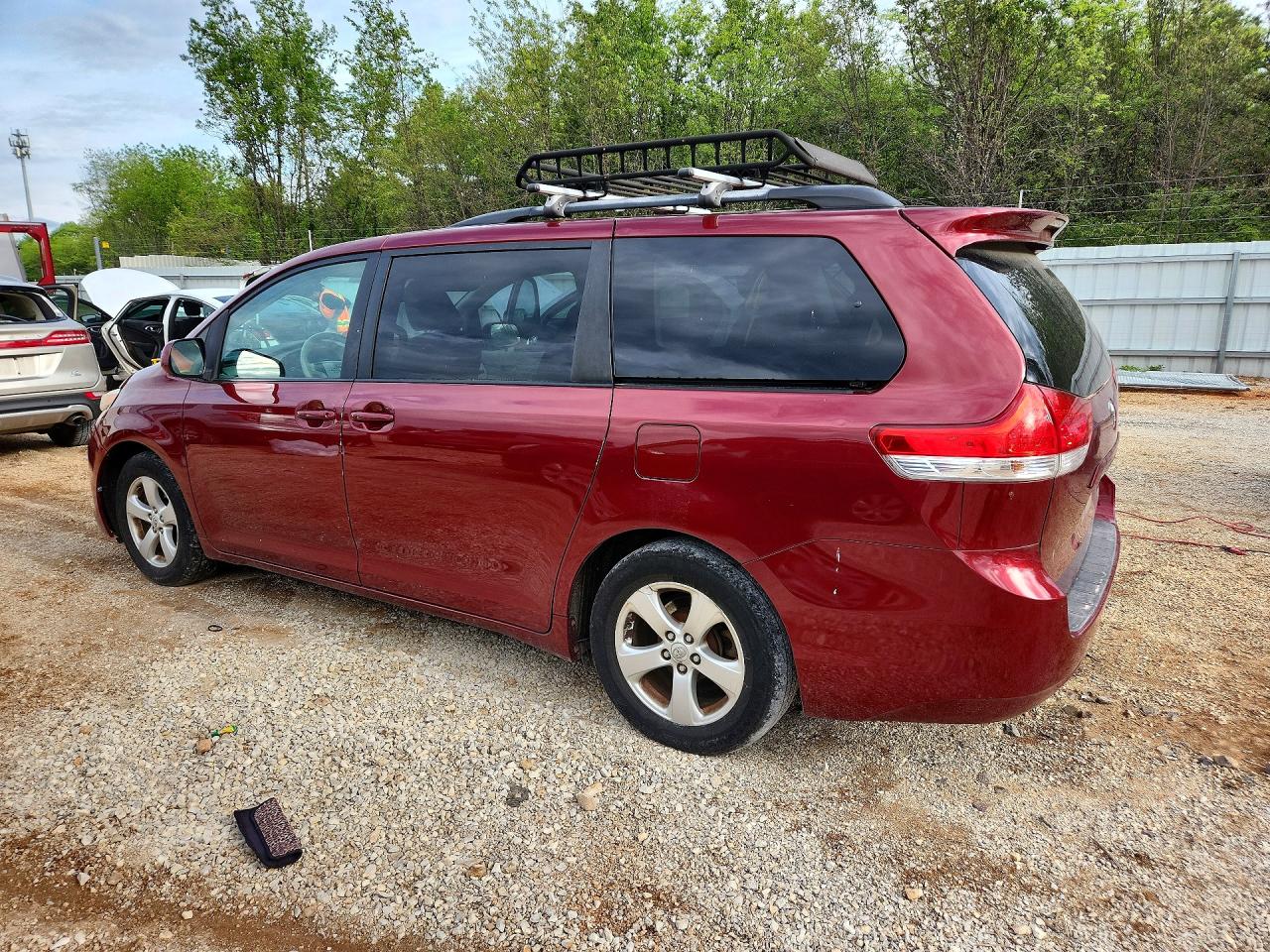 Toyota Sienna Le