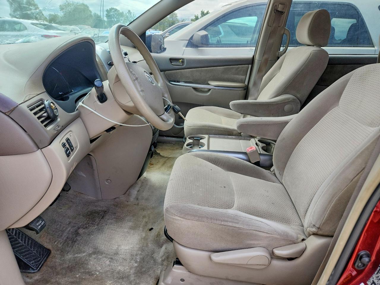 Toyota Sienna Le 7-passenger