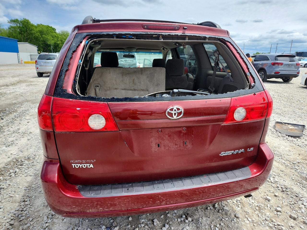 Toyota Sienna Le 7-passenger