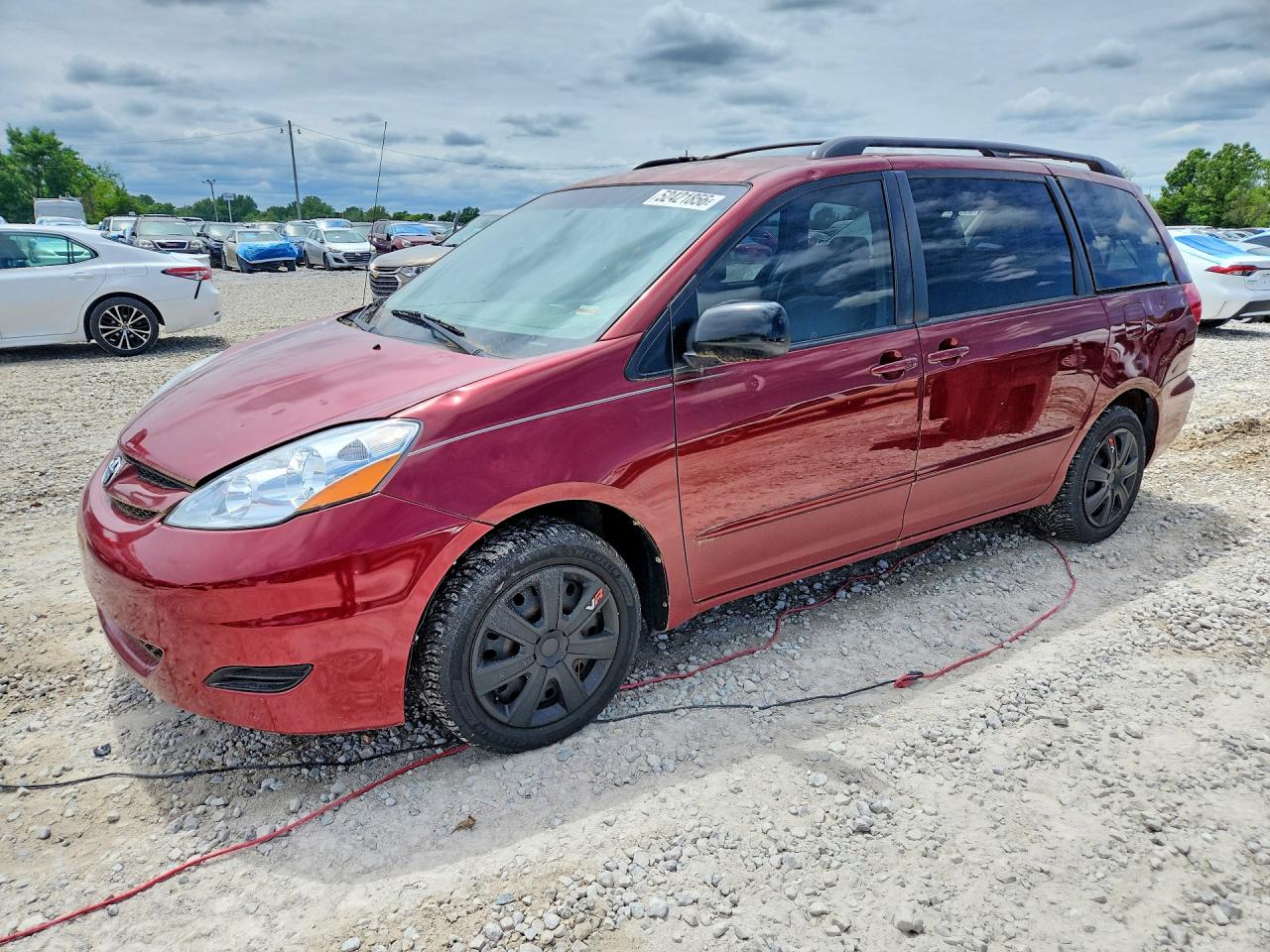 Salvage Toyota Sienna Image