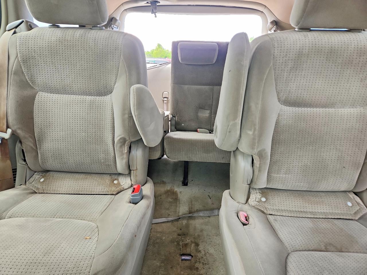 Toyota Sienna Le 7-passenger