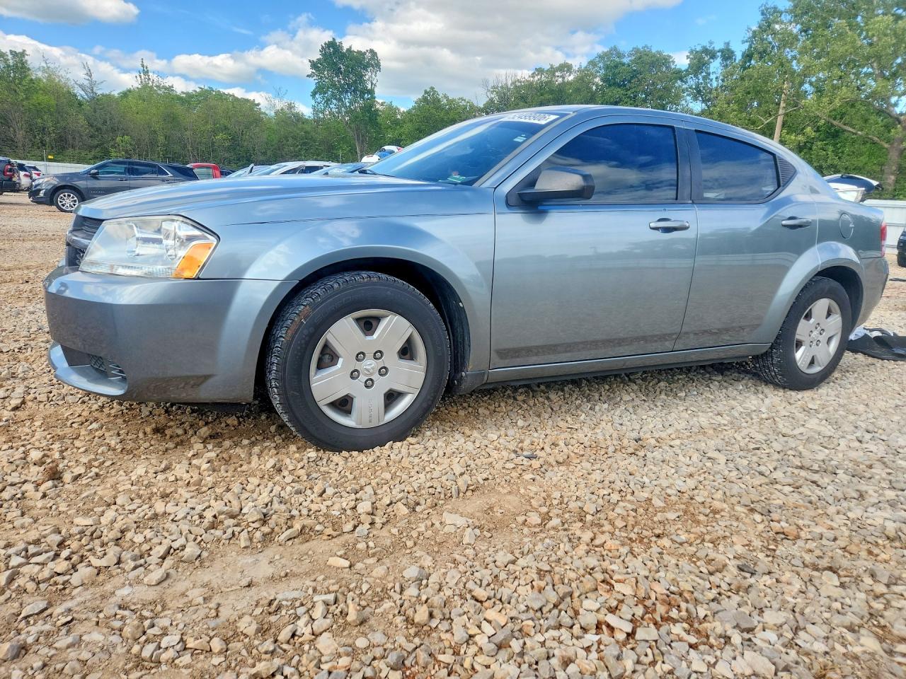 Salvage Dodge Avenger Image