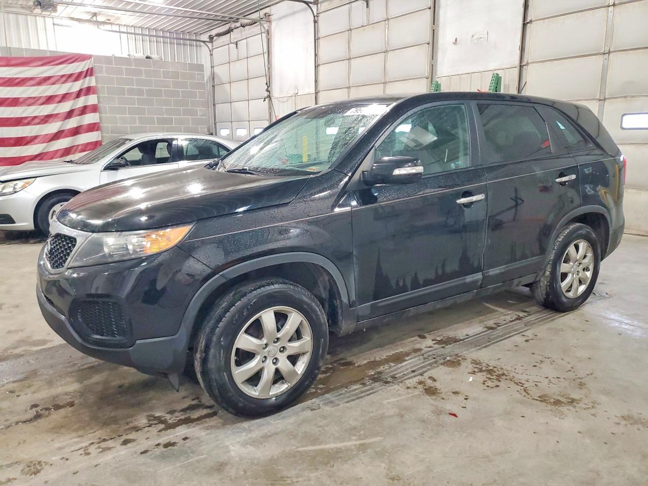 Salvage Kia Sorento Image