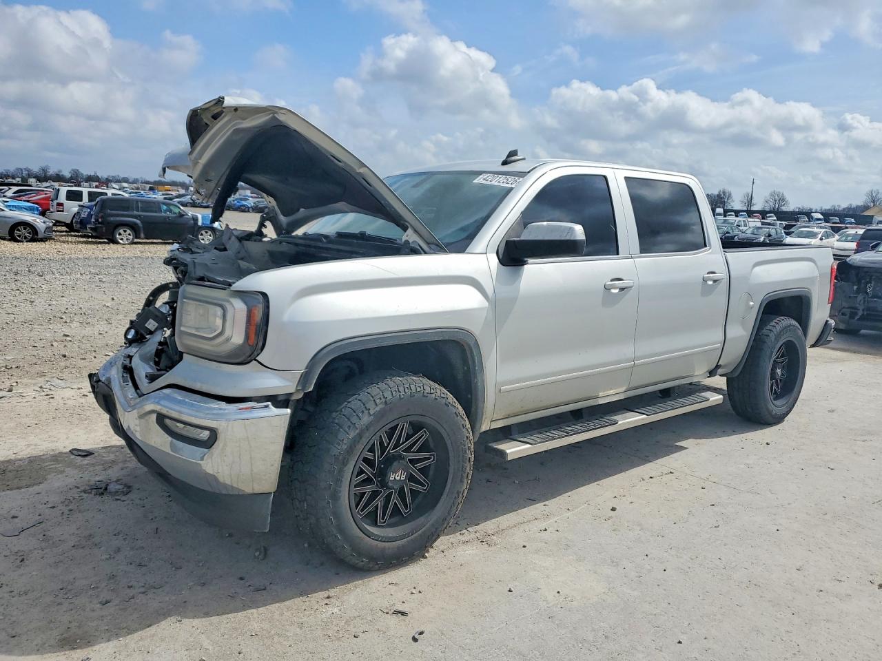 Salvage GMC Sierra Image