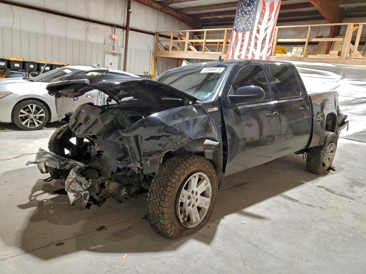 Salvage GMC Sierra Image